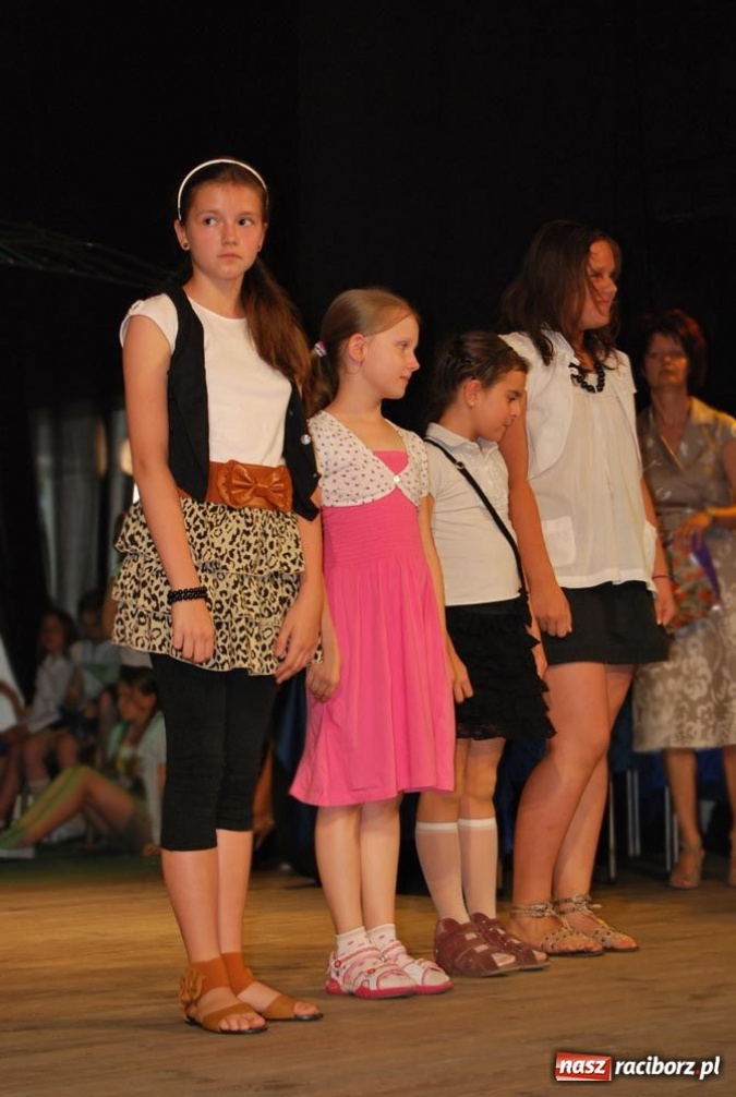 Zdjęcie w galerii na portalu naszraciborz.pl: SP 15 zorganizowała galę dla najlepszych wiadomości z regionu