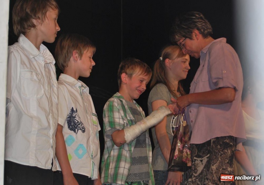 Zdjęcie w galerii na portalu naszraciborz.pl: SP 15 zorganizowała galę dla najlepszych wiadomości z regionu