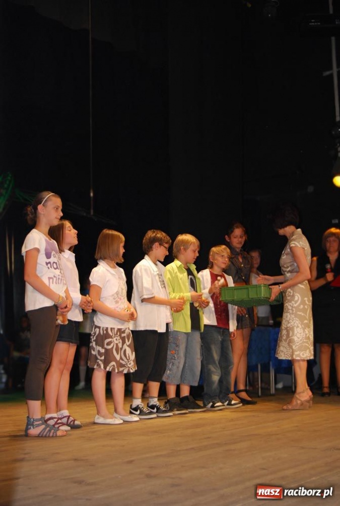 Zdjęcie w galerii na portalu naszraciborz.pl: SP 15 zorganizowała galę dla najlepszych wiadomości z regionu