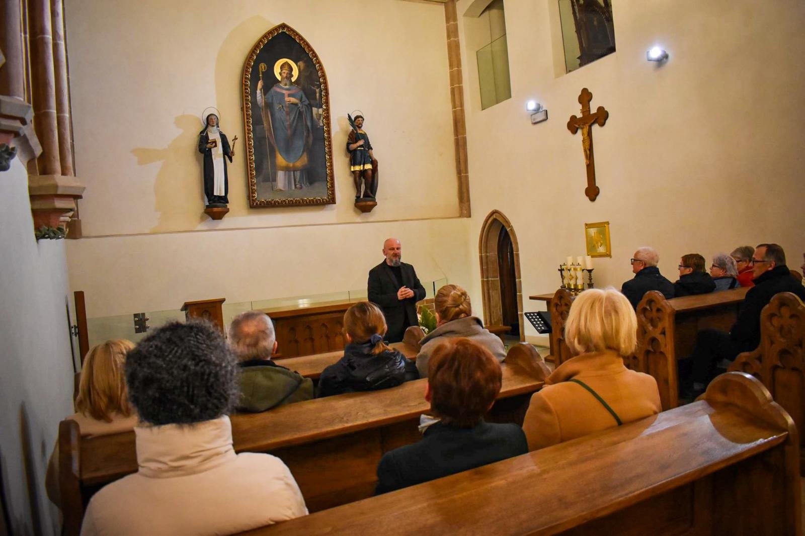 Zdjęcie w galerii na portalu naszraciborz.pl: Pasyjna zaduma na Zamku Piastowskim. Koncert chóru z Krzyżanowic [FOTO i WIDEO] wiadomości z regionu