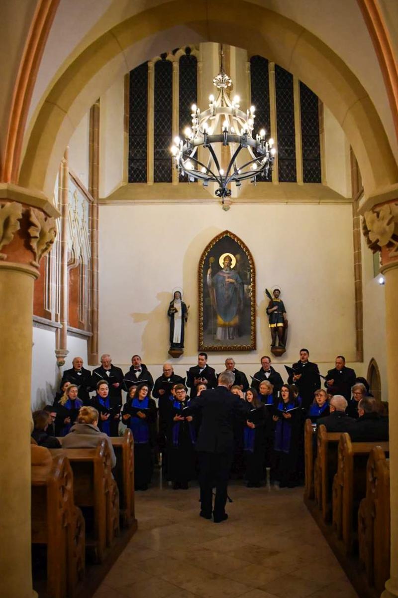 Zdjęcie w galerii na portalu naszraciborz.pl: Pasyjna zaduma na Zamku Piastowskim. Koncert chóru z Krzyżanowic [FOTO i WIDEO] wiadomości z regionu