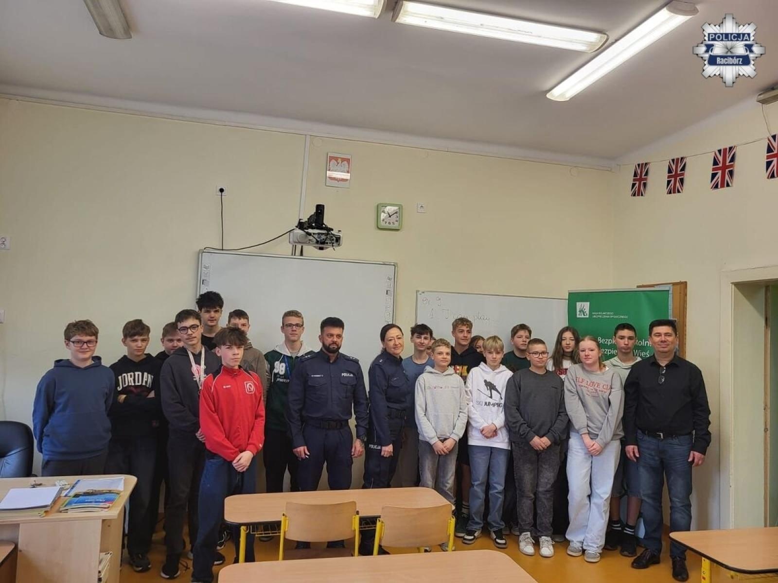 Zdjęcie w galerii na portalu naszraciborz.pl: Dzień Bezpieczeństwa w Rudach Raciborskich z udziałem służb wiadomości z regionu