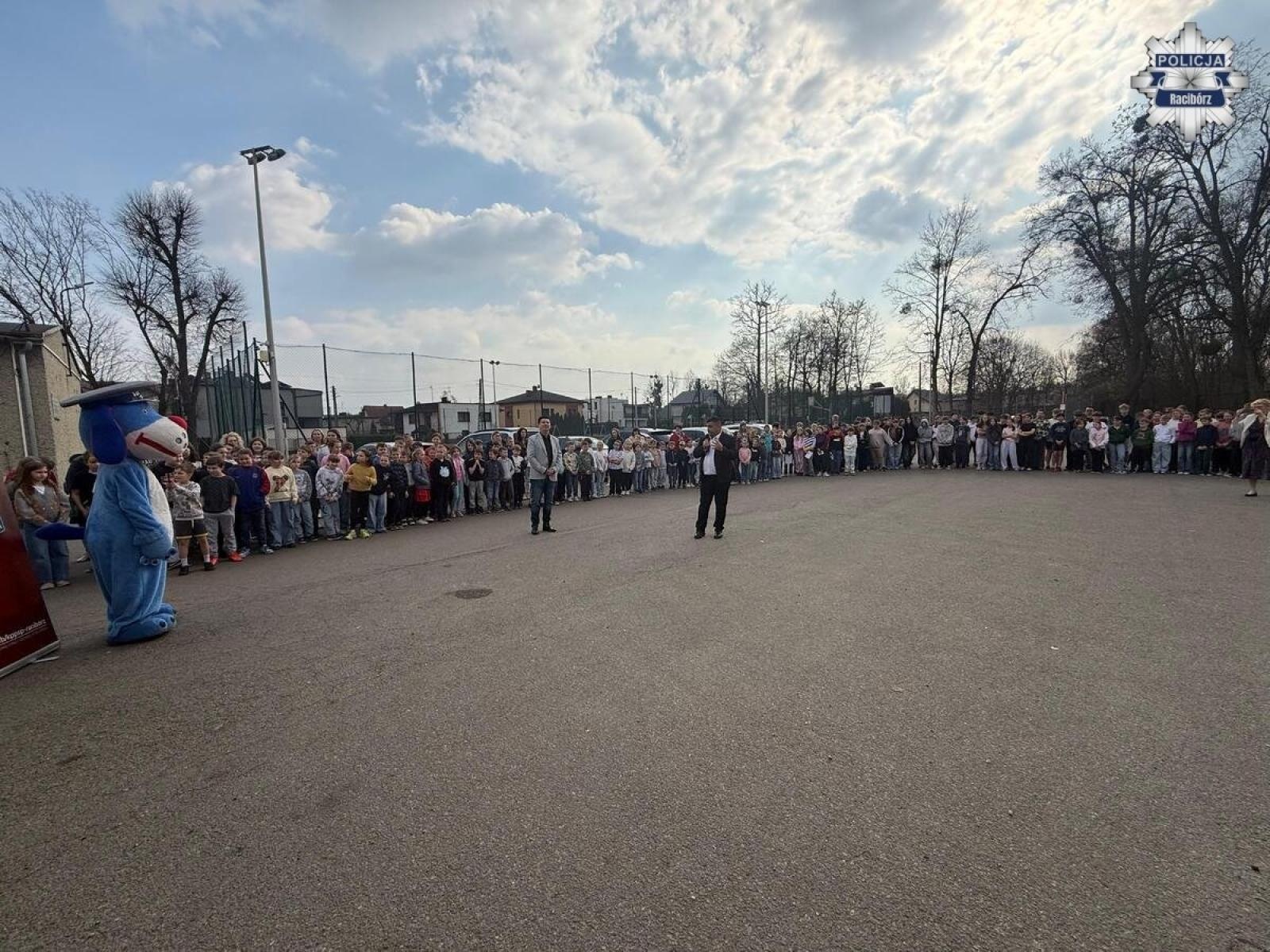 Zdjęcie w galerii na portalu naszraciborz.pl: Dzień Bezpieczeństwa w Rudach Raciborskich z udziałem służb wiadomości z regionu
