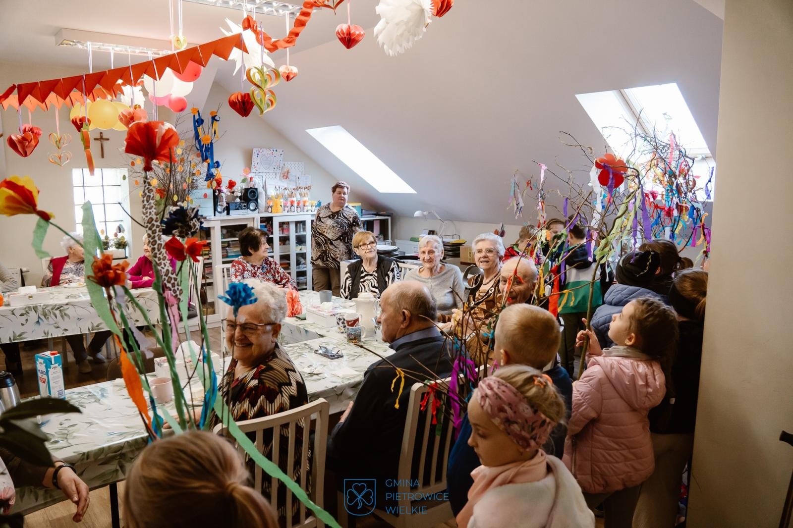 Zdjęcie w galerii na portalu naszraciborz.pl: Błękitne powitanie wiosny w Pietrowicach Wielkich wiadomości z regionu