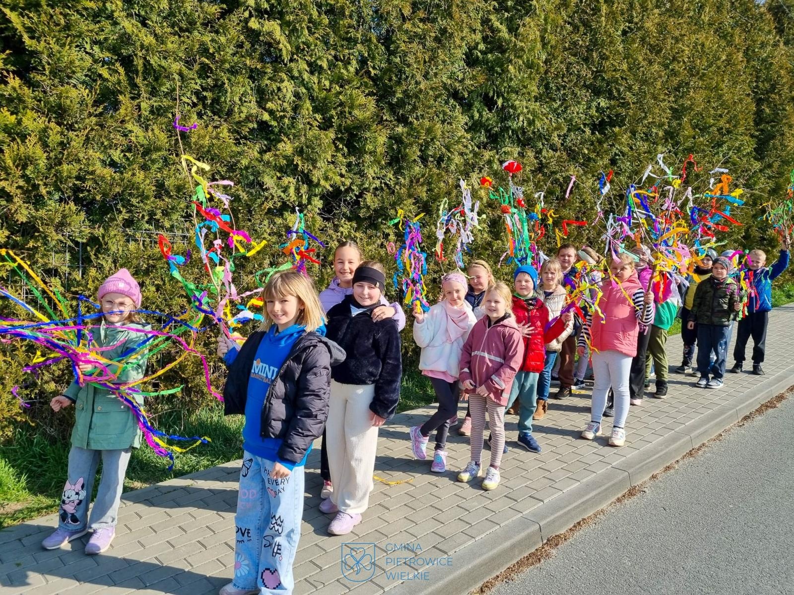 Zdjęcie w galerii na portalu naszraciborz.pl: Błękitne powitanie wiosny w Pietrowicach Wielkich wiadomości z regionu