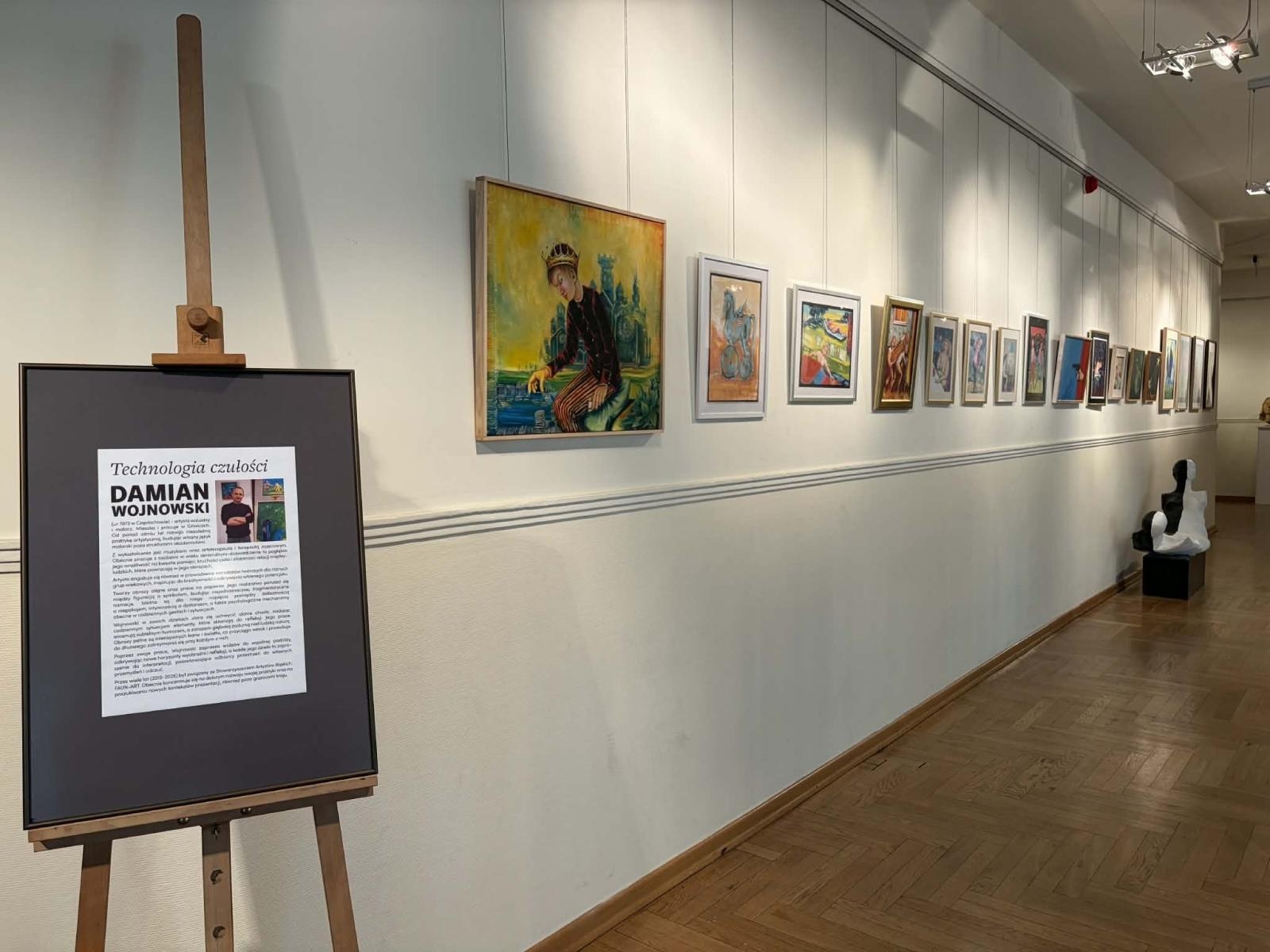 Zdjęcie w galerii na portalu naszraciborz.pl: Technologia czułości - wystawa malarstwa Damiana Wojnowskiego wiadomości z regionu