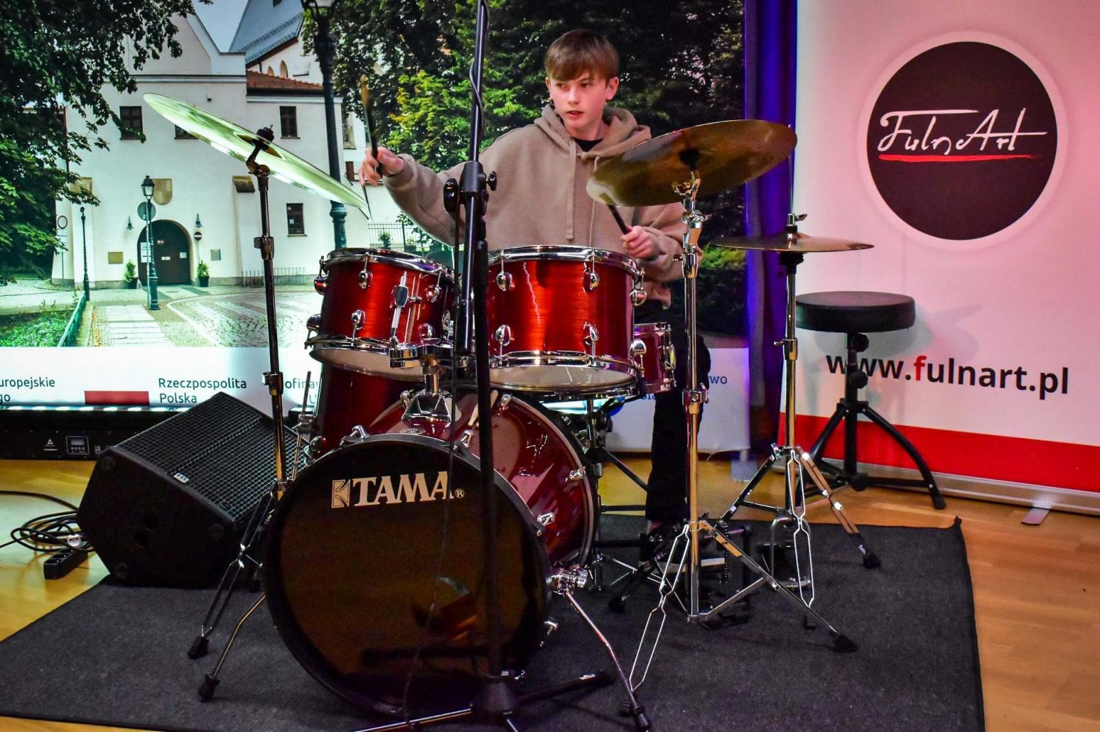 Zdjęcie w galerii na portalu naszraciborz.pl: Muzyczne powitanie wiosny na Zamku Piastowskim – koncert uczniów Ogniska Muzycznego Fulnart wiadomości z regionu