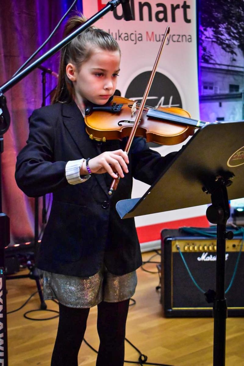 Zdjęcie w galerii na portalu naszraciborz.pl: Muzyczne powitanie wiosny na Zamku Piastowskim – koncert uczniów Ogniska Muzycznego Fulnart wiadomości z regionu