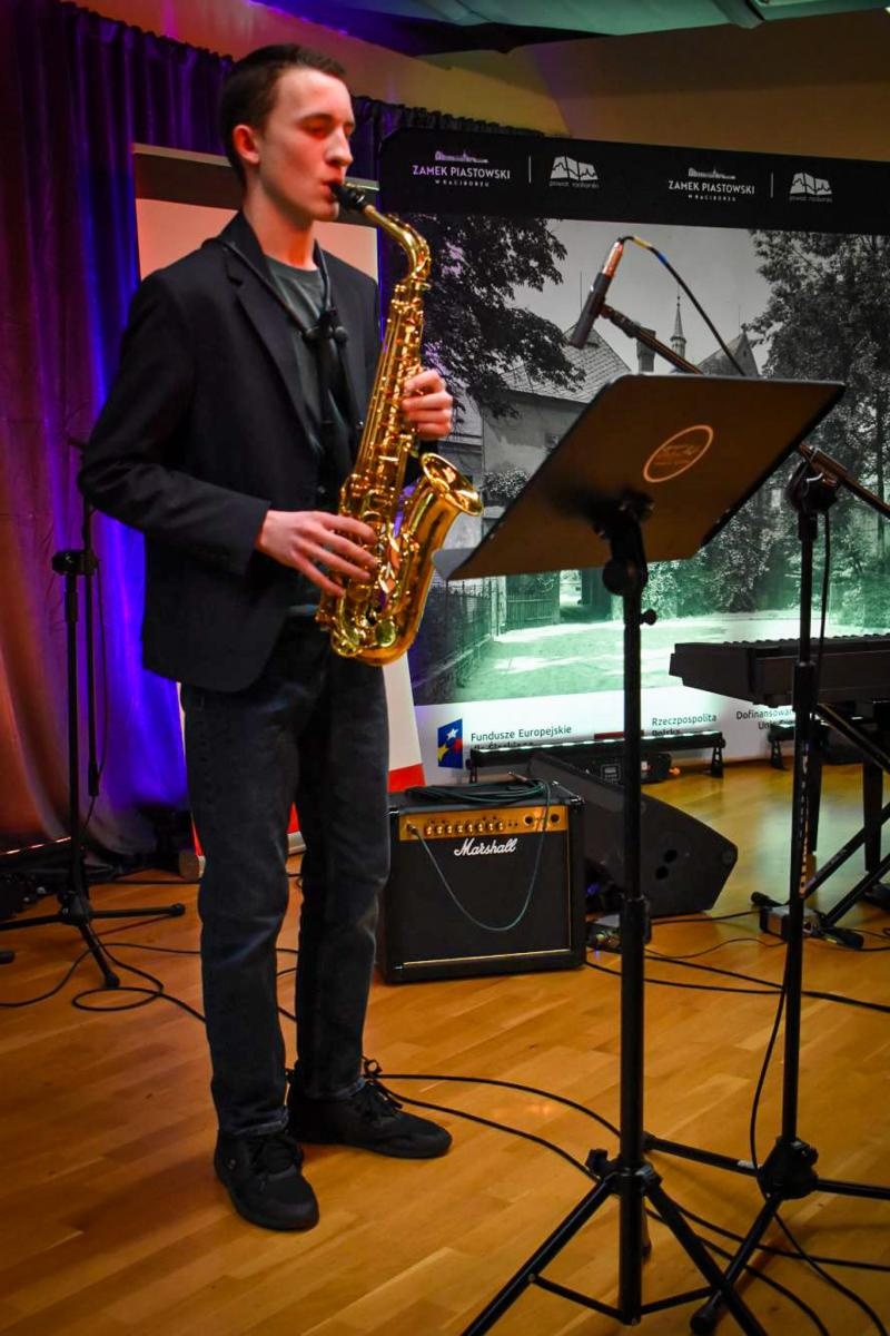 Zdjęcie w galerii na portalu naszraciborz.pl: Muzyczne powitanie wiosny na Zamku Piastowskim – koncert uczniów Ogniska Muzycznego Fulnart wiadomości z regionu