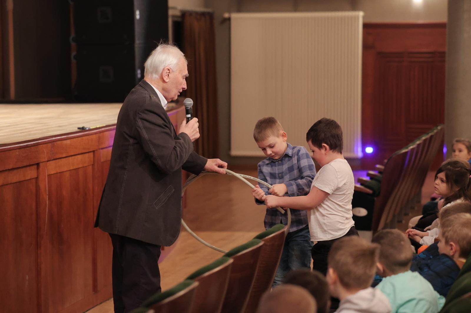 Zdjęcie w galerii na portalu naszraciborz.pl: Być jak Louis Armstrong? TRĄBKA w kilku odsłonach na koncertach umuzykalniających wiadomości z regionu