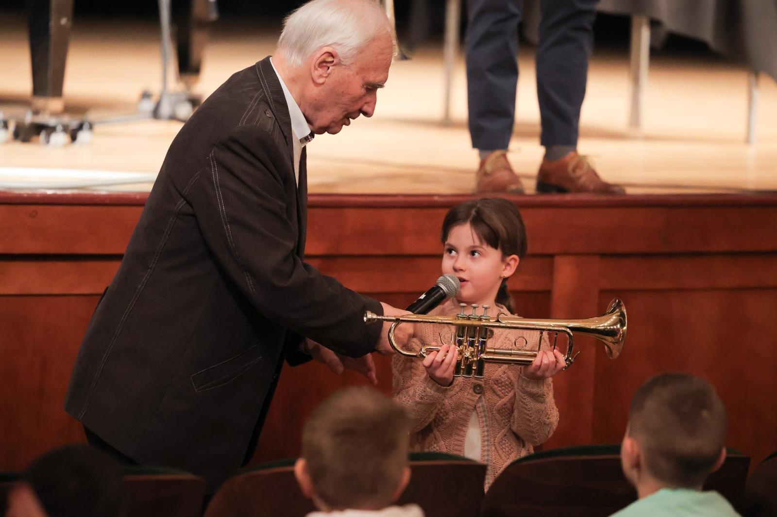 Zdjęcie w galerii na portalu naszraciborz.pl: Być jak Louis Armstrong? TRĄBKA w kilku odsłonach na koncertach umuzykalniających wiadomości z regionu