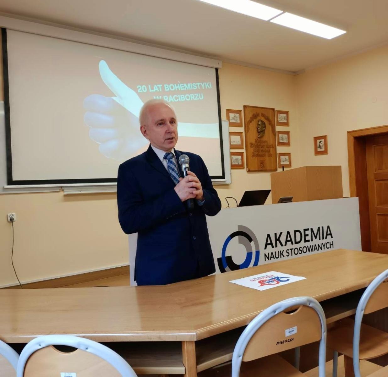 Zdjęcie w galerii na portalu naszraciborz.pl: XX-lecie bohemistyki w Akademii Nauk Stosowanych w Raciborzu wiadomości z regionu