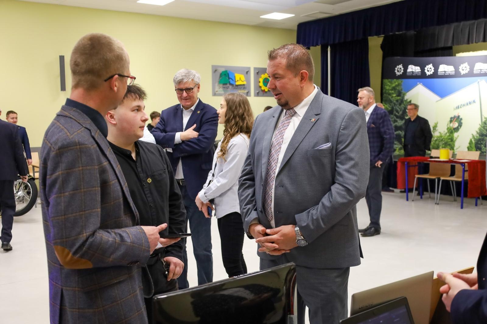 Zdjęcie w galerii na portalu naszraciborz.pl: Konkurs prac uczniowskich w Mechaniku. Najlepsi młodzi konstruktorzy nagrodzeni wiadomości z regionu