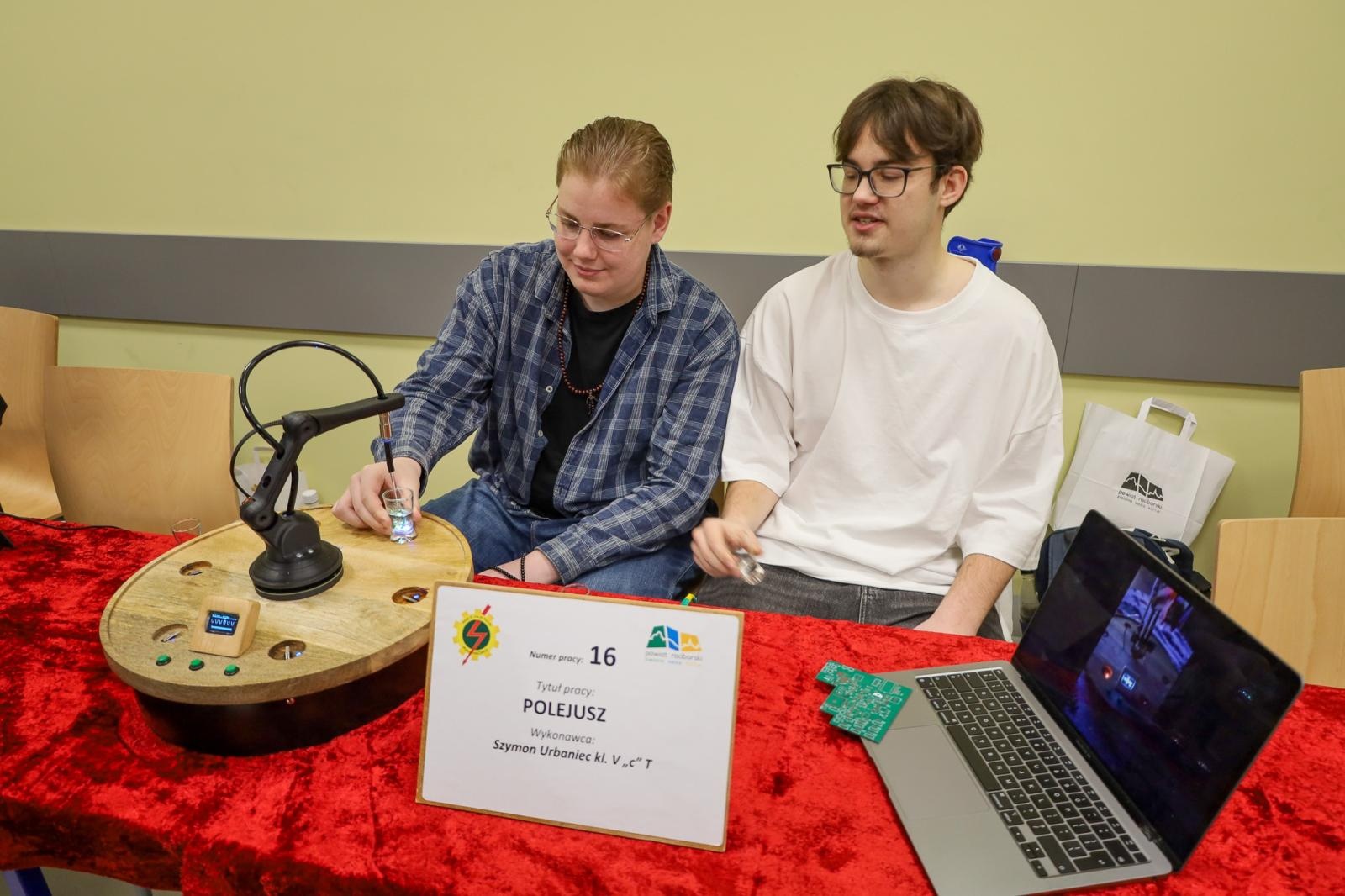 Zdjęcie w galerii na portalu naszraciborz.pl: Konkurs prac uczniowskich w Mechaniku. Najlepsi młodzi konstruktorzy nagrodzeni wiadomości z regionu