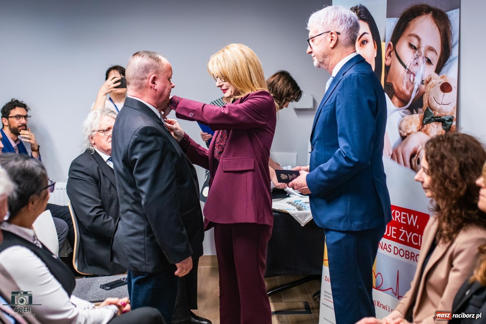 Zdjęcie w galerii na portalu naszraciborz.pl: 25 bohaterów uhonorowanych. Akcja krwiodawstwa z zielonym akcentem w Raciborzu [FOTO i WIDEO] wiadomości z regionu