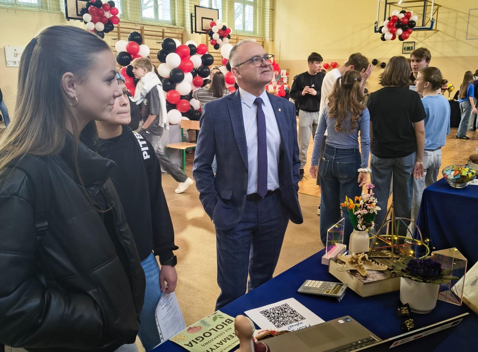 Zdjęcie w galerii na portalu naszraciborz.pl: Trwają dni otwarte szkół ponadpodstawowych w powiecie raciborskim. Ponad tysiąc miejsc czeka na absolwentów podstawówek wiadomości z regionu