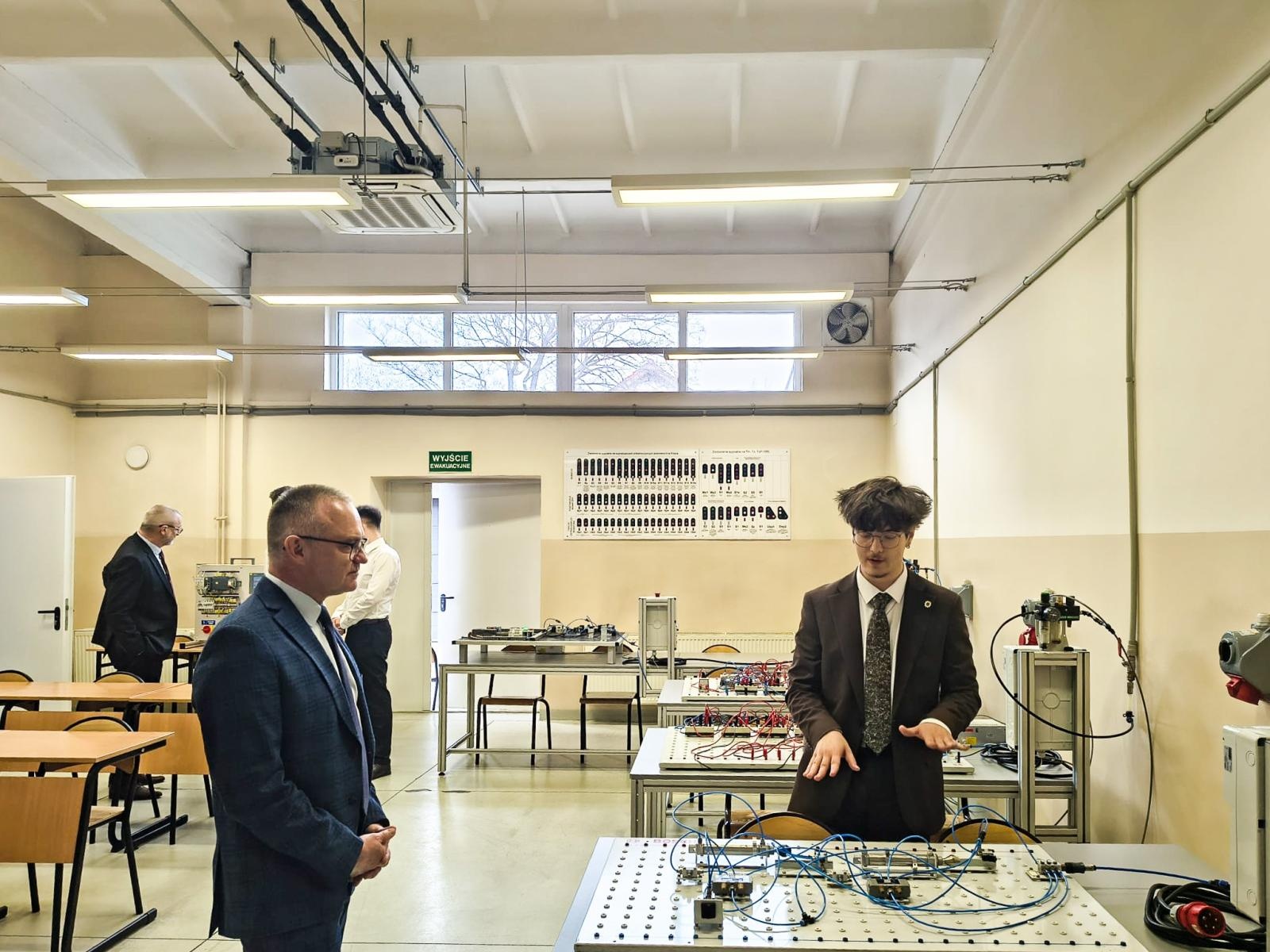 Zdjęcie w galerii na portalu naszraciborz.pl: Trwają dni otwarte szkół ponadpodstawowych w powiecie raciborskim. Ponad tysiąc miejsc czeka na absolwentów podstawówek wiadomości z regionu