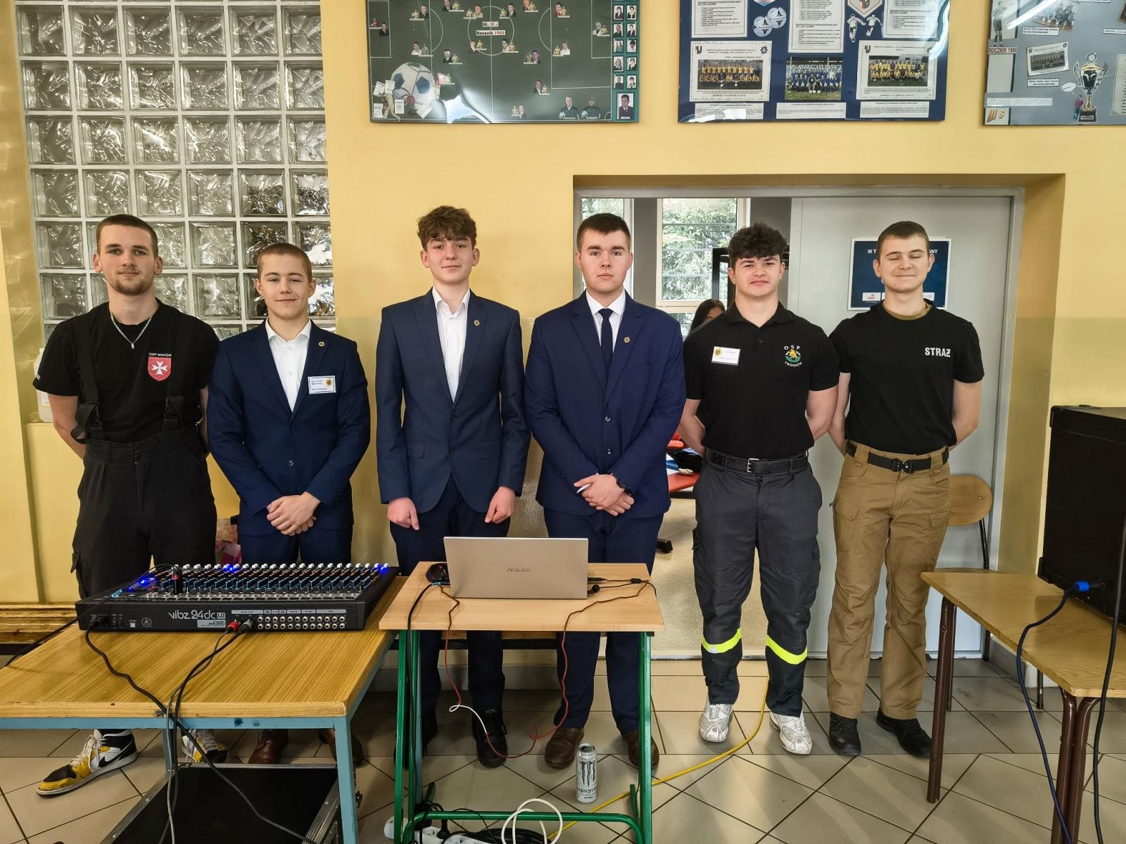 Zdjęcie w galerii na portalu naszraciborz.pl: Trwają dni otwarte szkół ponadpodstawowych w powiecie raciborskim. Ponad tysiąc miejsc czeka na absolwentów podstawówek wiadomości z regionu