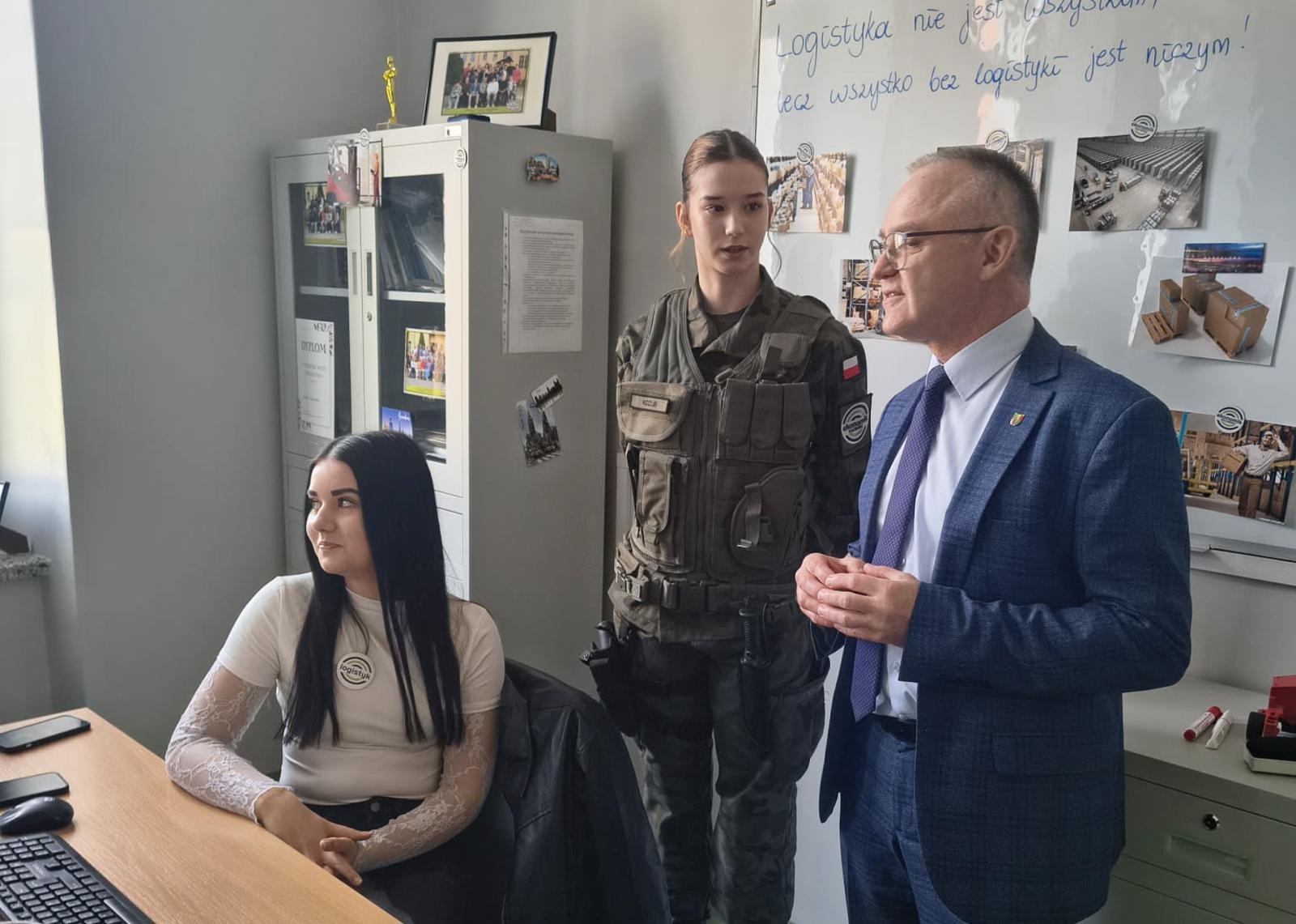 Zdjęcie w galerii na portalu naszraciborz.pl: Trwają dni otwarte szkół ponadpodstawowych w powiecie raciborskim. Ponad tysiąc miejsc czeka na absolwentów podstawówek wiadomości z regionu