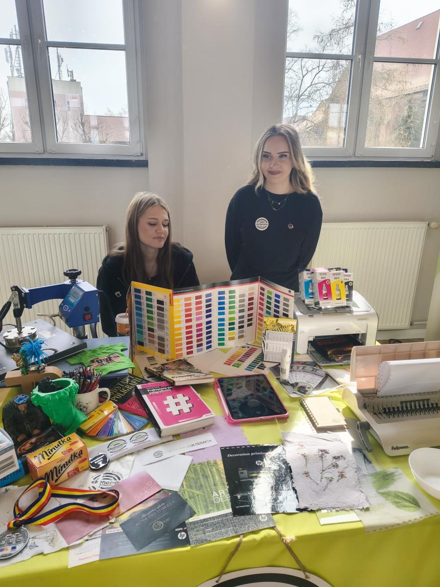 Zdjęcie w galerii na portalu naszraciborz.pl: Trwają dni otwarte szkół ponadpodstawowych w powiecie raciborskim. Ponad tysiąc miejsc czeka na absolwentów podstawówek wiadomości z regionu