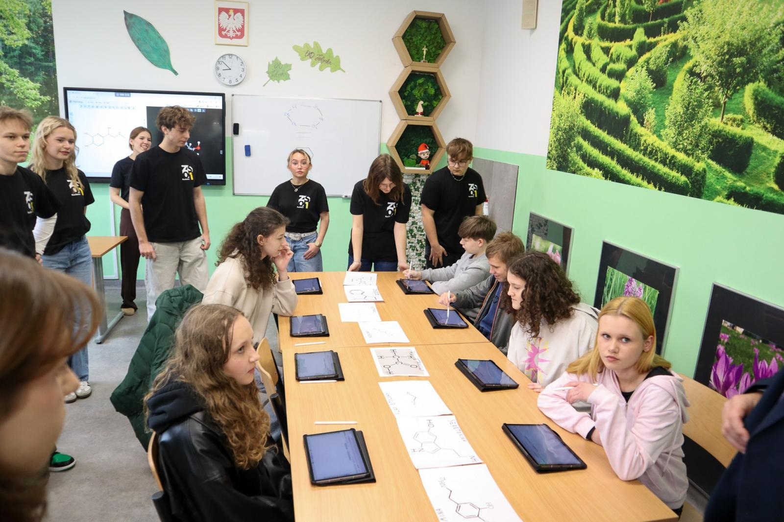 Zdjęcie w galerii na portalu naszraciborz.pl: Trwają dni otwarte szkół ponadpodstawowych w powiecie raciborskim. Ponad tysiąc miejsc czeka na absolwentów podstawówek wiadomości z regionu