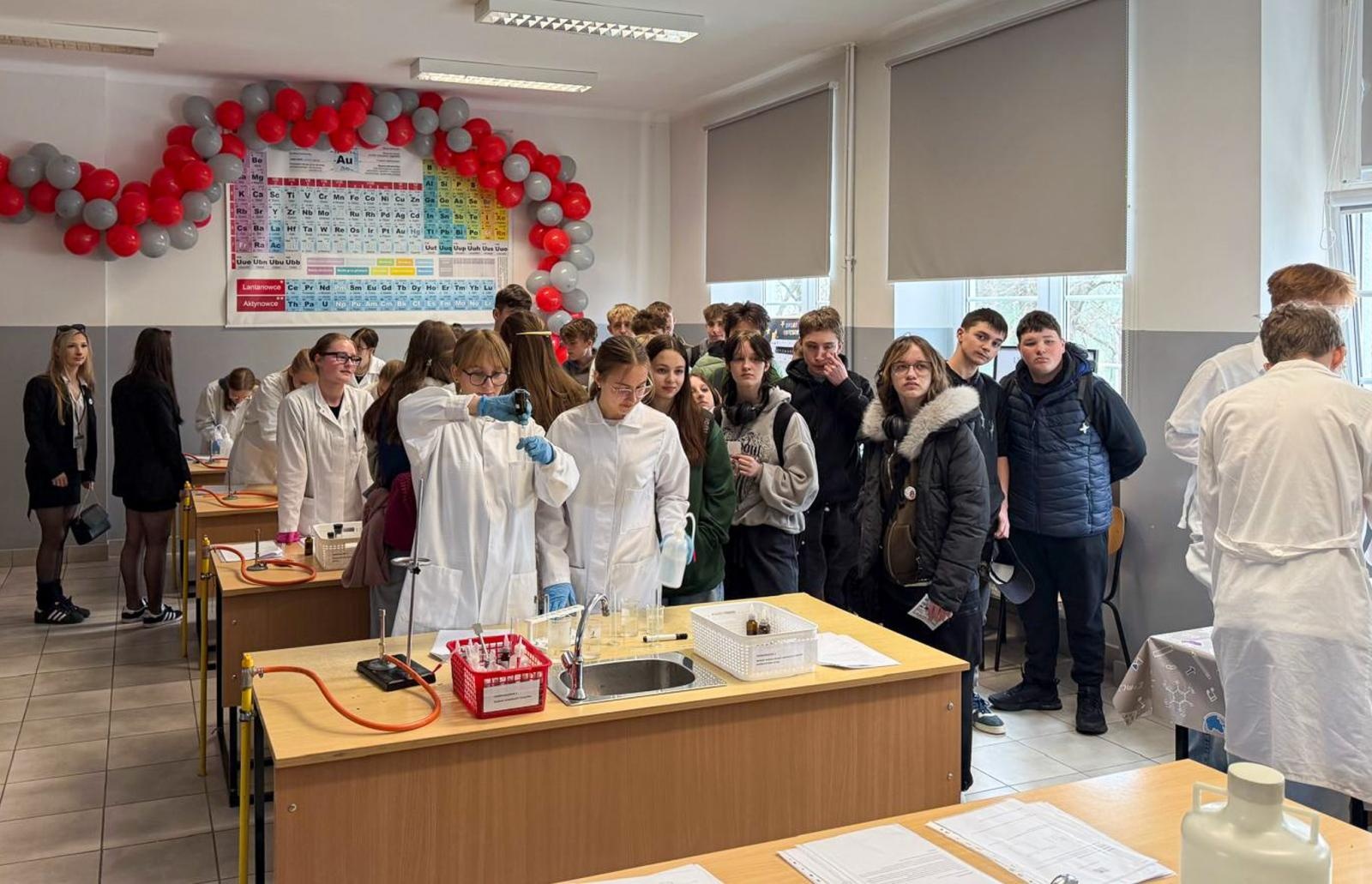 Zdjęcie w galerii na portalu naszraciborz.pl: Trwają dni otwarte szkół ponadpodstawowych w powiecie raciborskim. Ponad tysiąc miejsc czeka na absolwentów podstawówek wiadomości z regionu