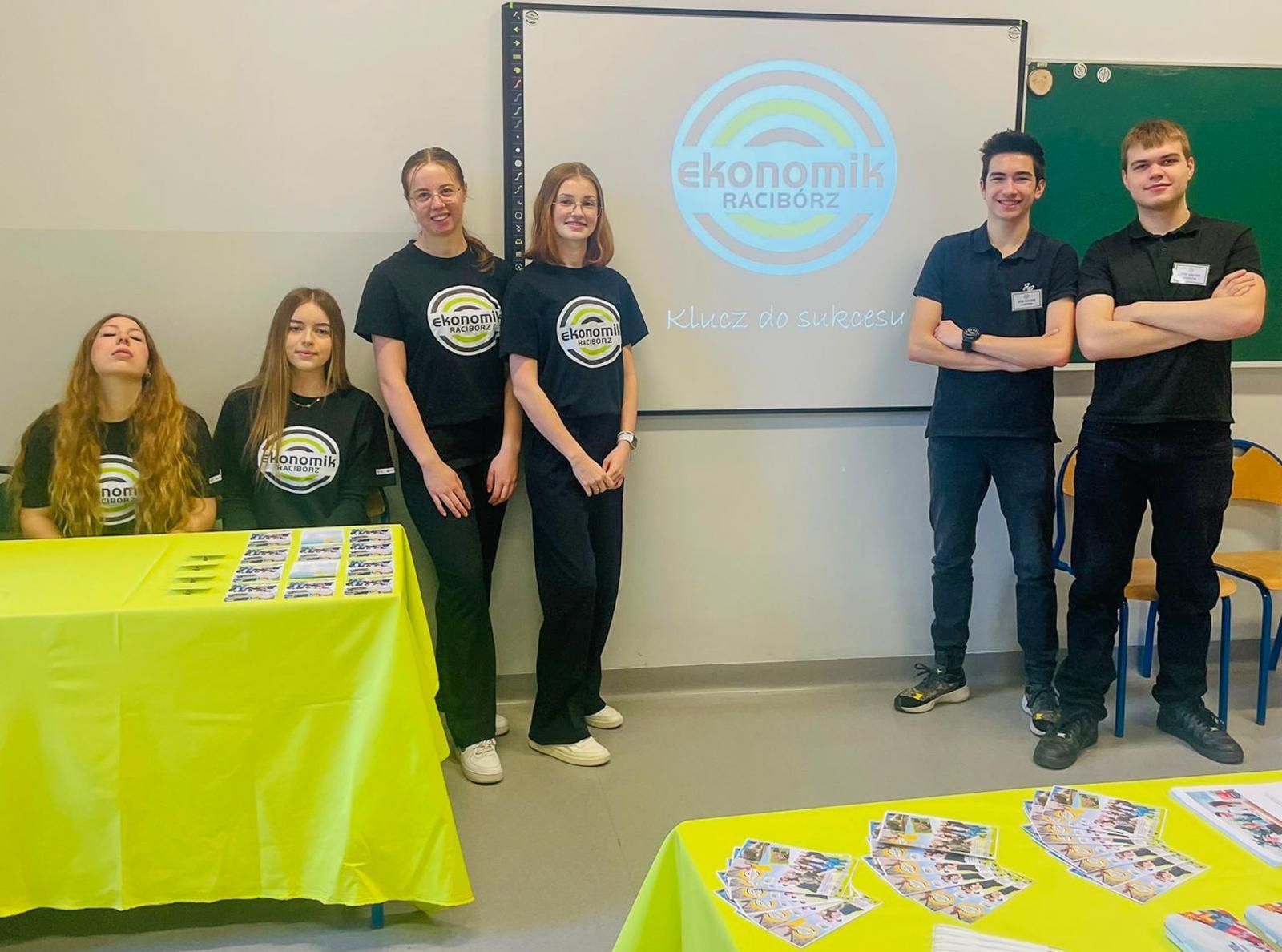 Zdjęcie w galerii na portalu naszraciborz.pl: Trwają dni otwarte szkół ponadpodstawowych w powiecie raciborskim. Ponad tysiąc miejsc czeka na absolwentów podstawówek wiadomości z regionu