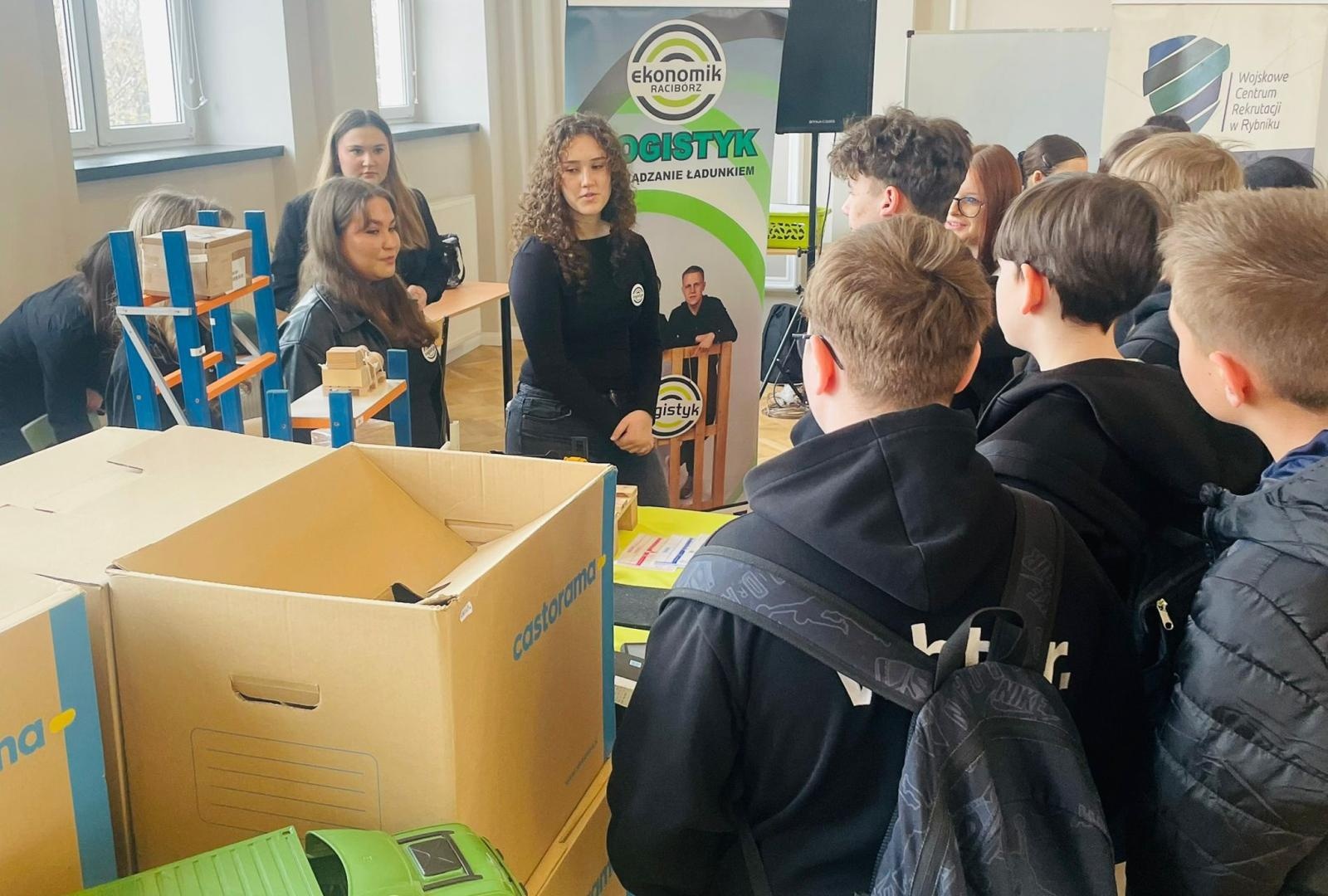 Zdjęcie w galerii na portalu naszraciborz.pl: Trwają dni otwarte szkół ponadpodstawowych w powiecie raciborskim. Ponad tysiąc miejsc czeka na absolwentów podstawówek wiadomości z regionu