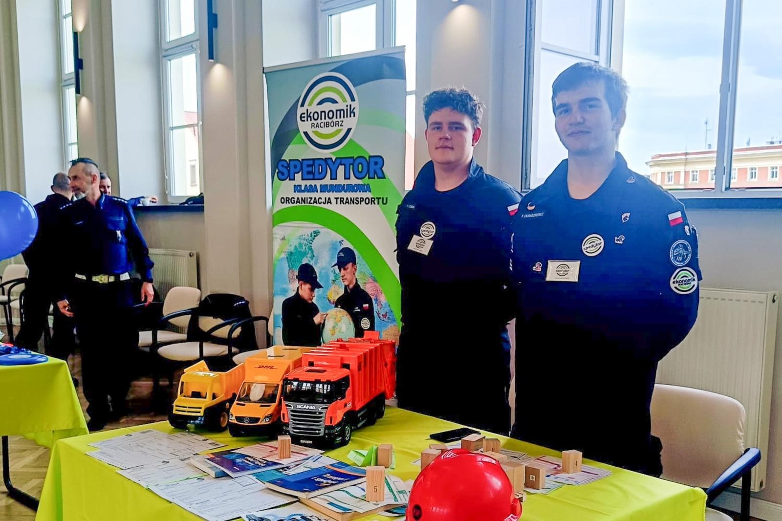 Zdjęcie w galerii na portalu naszraciborz.pl: Trwają dni otwarte szkół ponadpodstawowych w powiecie raciborskim. Ponad tysiąc miejsc czeka na absolwentów podstawówek wiadomości z regionu