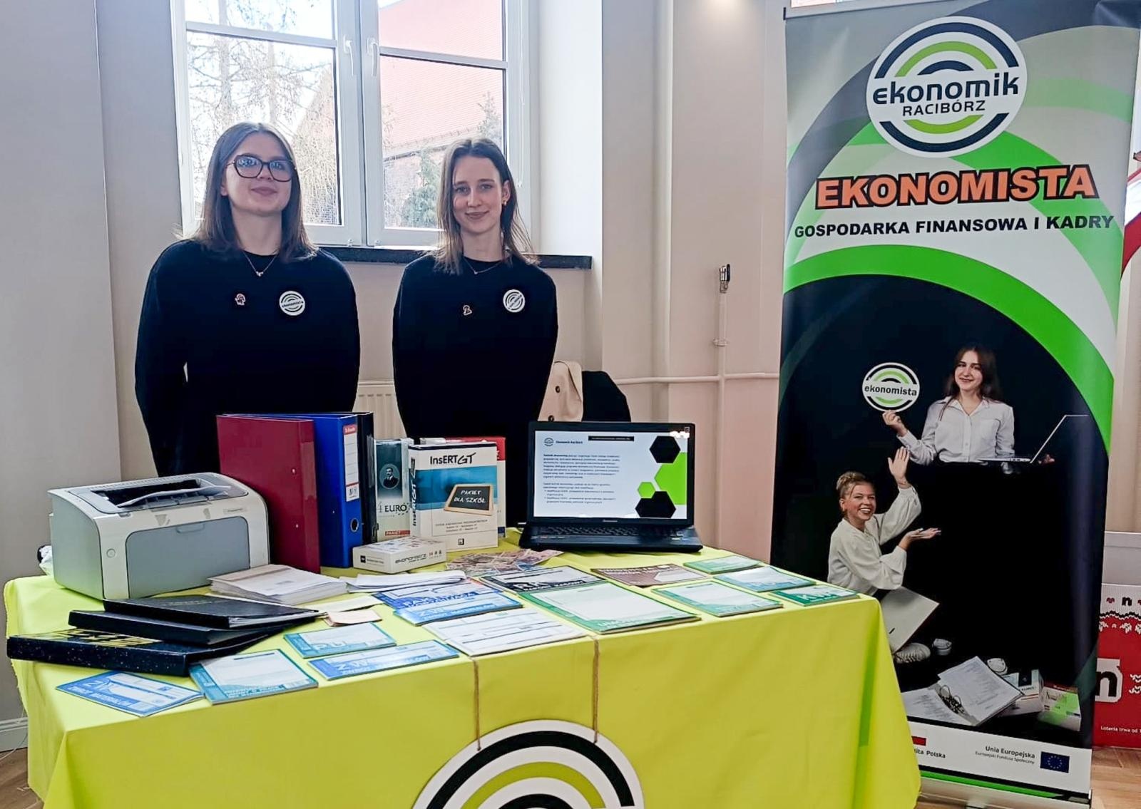 Zdjęcie w galerii na portalu naszraciborz.pl: Trwają dni otwarte szkół ponadpodstawowych w powiecie raciborskim. Ponad tysiąc miejsc czeka na absolwentów podstawówek wiadomości z regionu