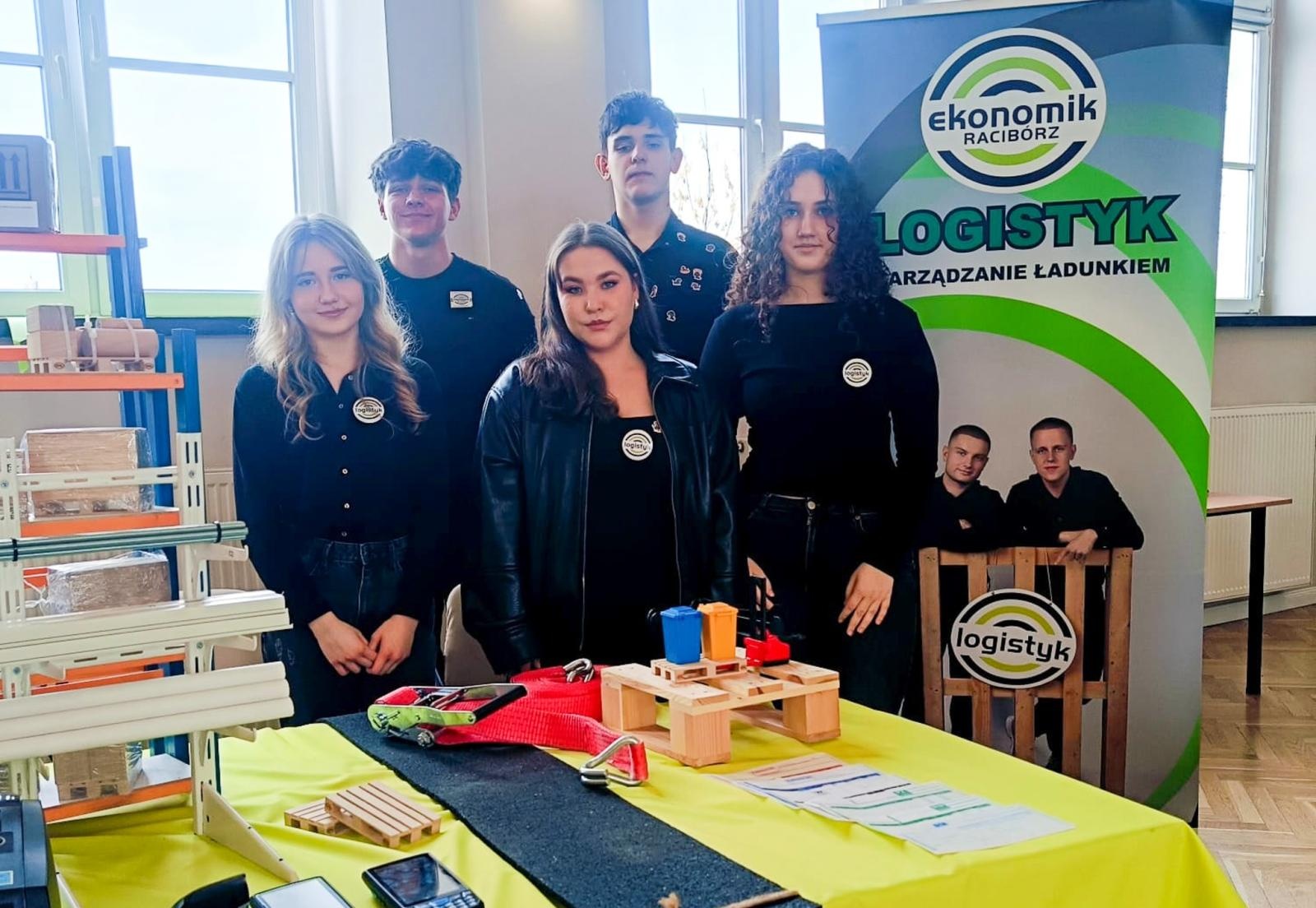 Zdjęcie w galerii na portalu naszraciborz.pl: Trwają dni otwarte szkół ponadpodstawowych w powiecie raciborskim. Ponad tysiąc miejsc czeka na absolwentów podstawówek wiadomości z regionu