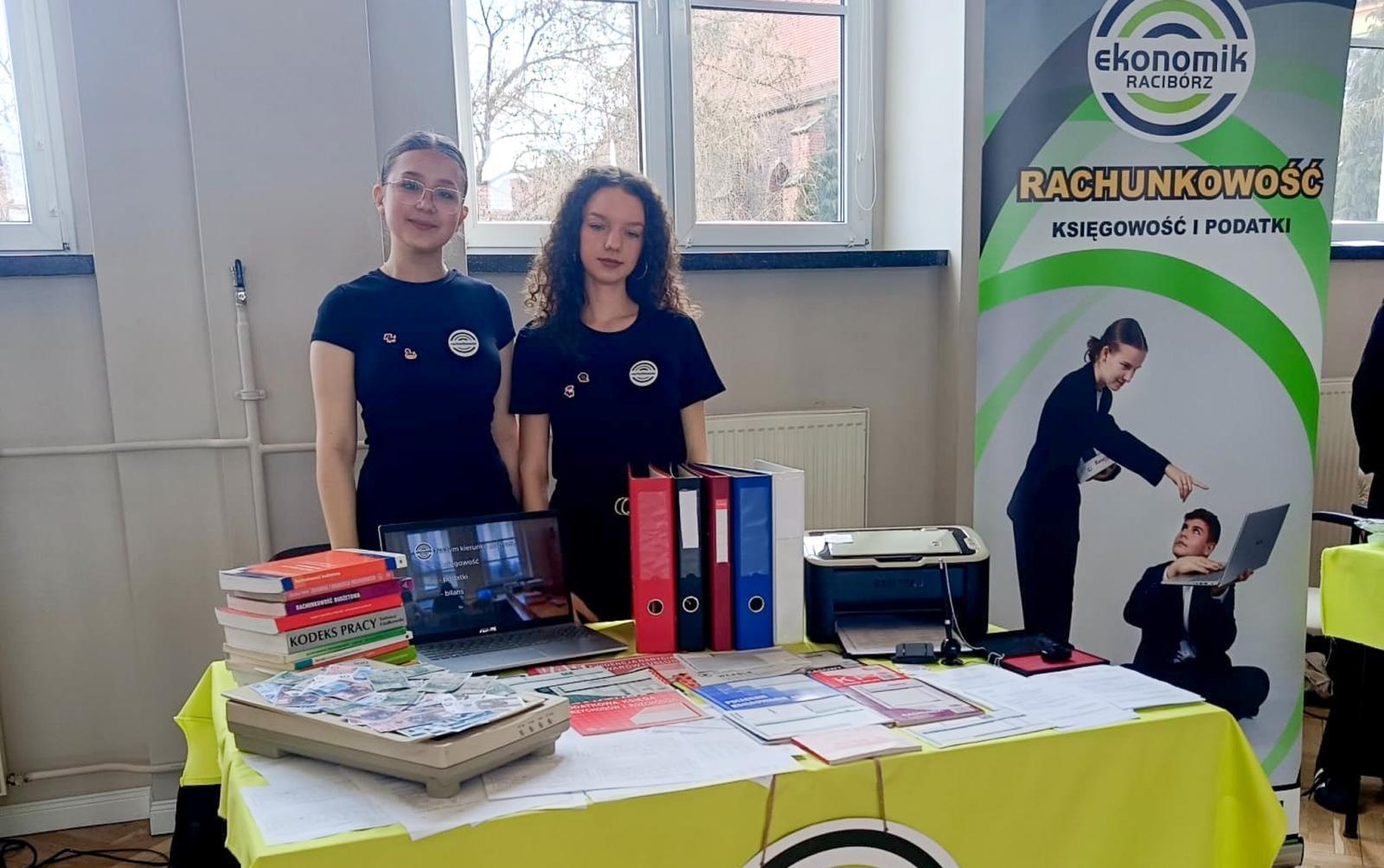 Zdjęcie w galerii na portalu naszraciborz.pl: Trwają dni otwarte szkół ponadpodstawowych w powiecie raciborskim. Ponad tysiąc miejsc czeka na absolwentów podstawówek wiadomości z regionu