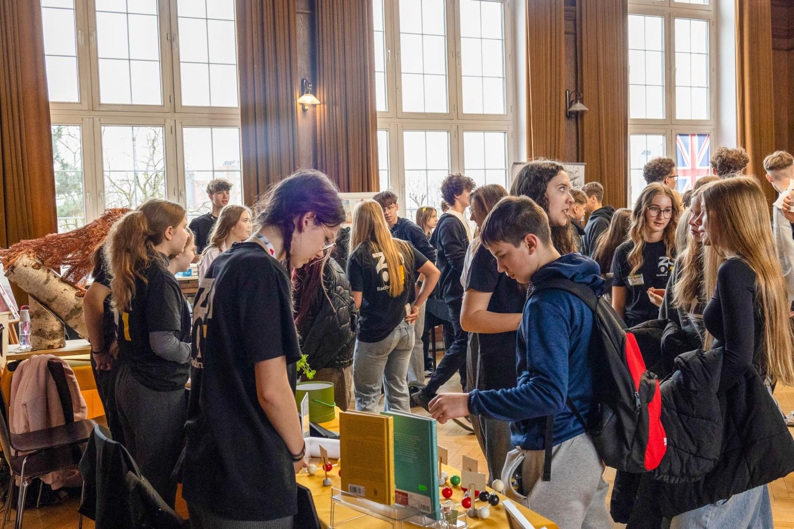 Zdjęcie w galerii na portalu naszraciborz.pl: Pierwszy dzień Dni Otwartych w ZSO nr 1 przyciągnął ósmoklasistów wiadomości z regionu