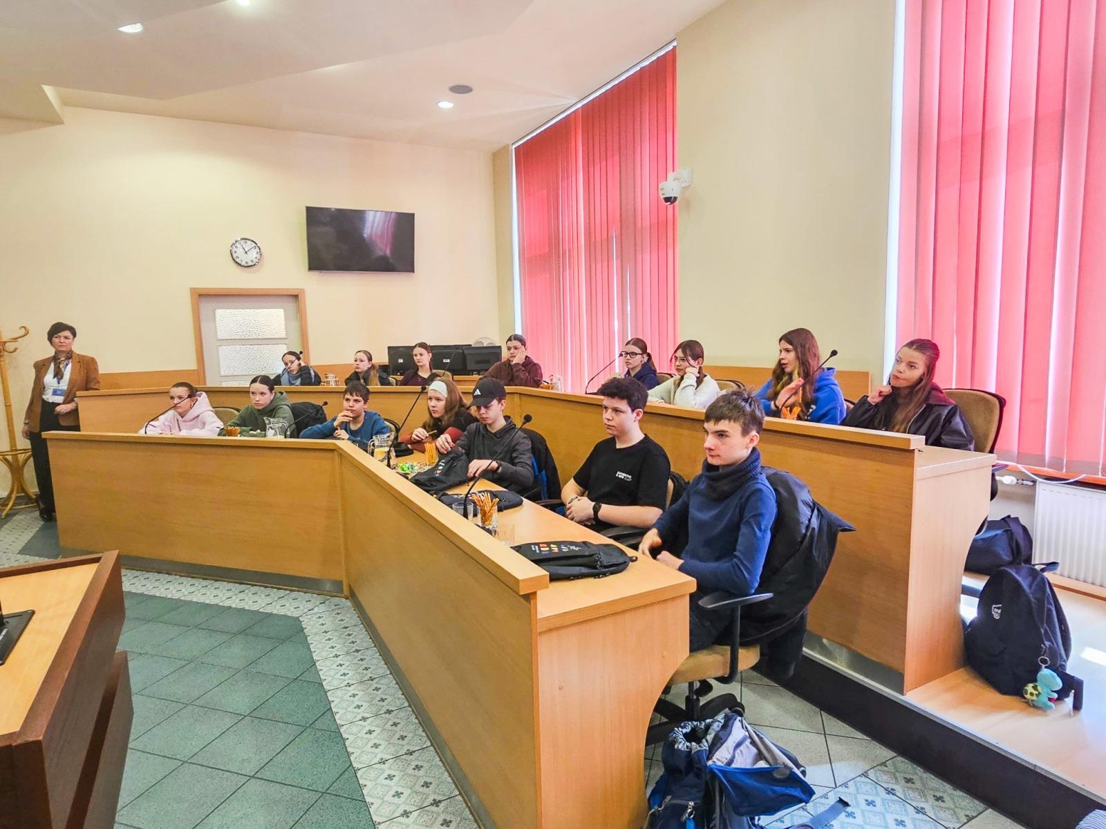 Zdjęcie w galerii na portalu naszraciborz.pl: Wizyta uczniów z Gymnasium Roth w Raciborzu w świątecznej, wielkanocnej atmosferze wiadomości z regionu