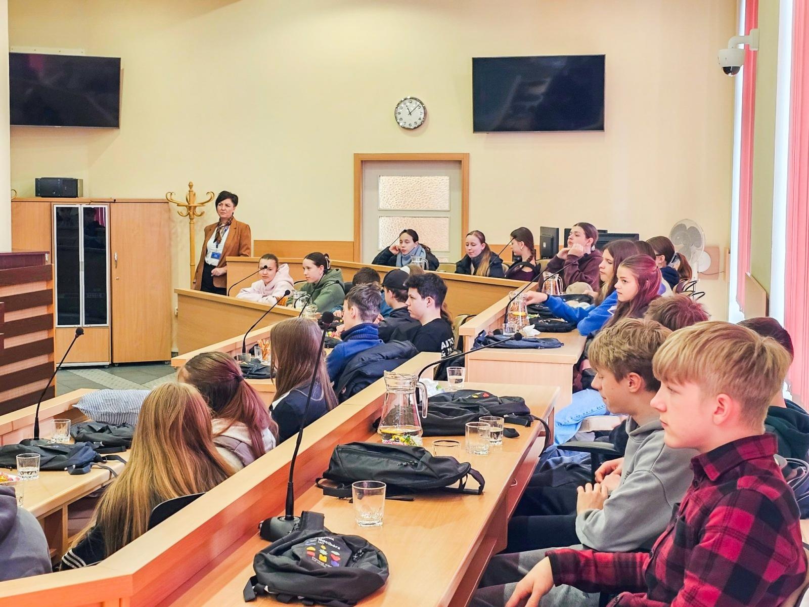 Zdjęcie w galerii na portalu naszraciborz.pl: Wizyta uczniów z Gymnasium Roth w Raciborzu w świątecznej, wielkanocnej atmosferze wiadomości z regionu