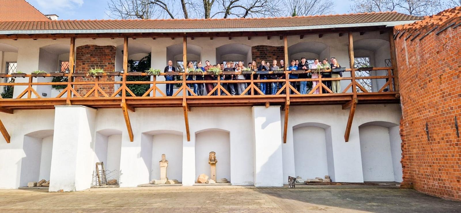 Zdjęcie w galerii na portalu naszraciborz.pl: Wizyta uczniów z Gymnasium Roth w Raciborzu w świątecznej, wielkanocnej atmosferze wiadomości z regionu