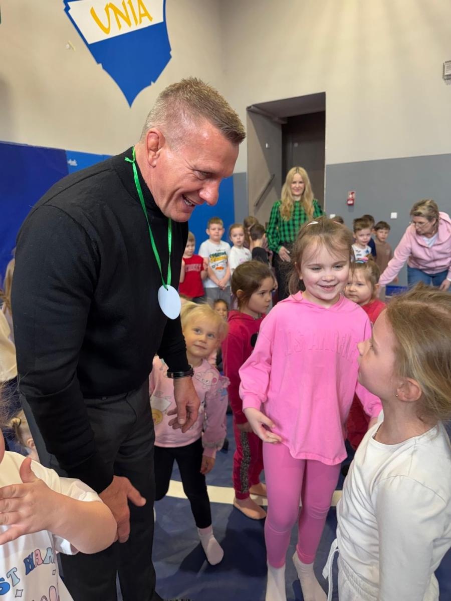 Zdjęcie w galerii na portalu naszraciborz.pl: Spotkanie z olimpijczykiem – sportowy dzień przedszkolaków wiadomości z regionu