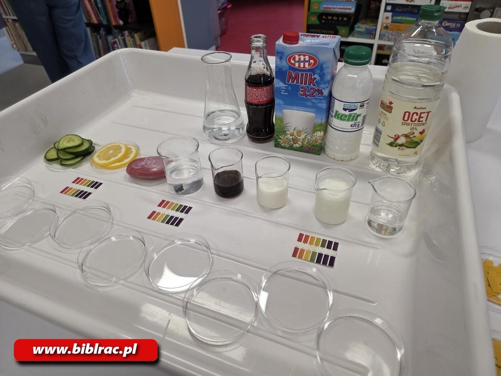 Zdjęcie w galerii na portalu naszraciborz.pl: Światowy Dzień Wody z Wodociągami Raciborskimi w bibliotece wiadomości z regionu