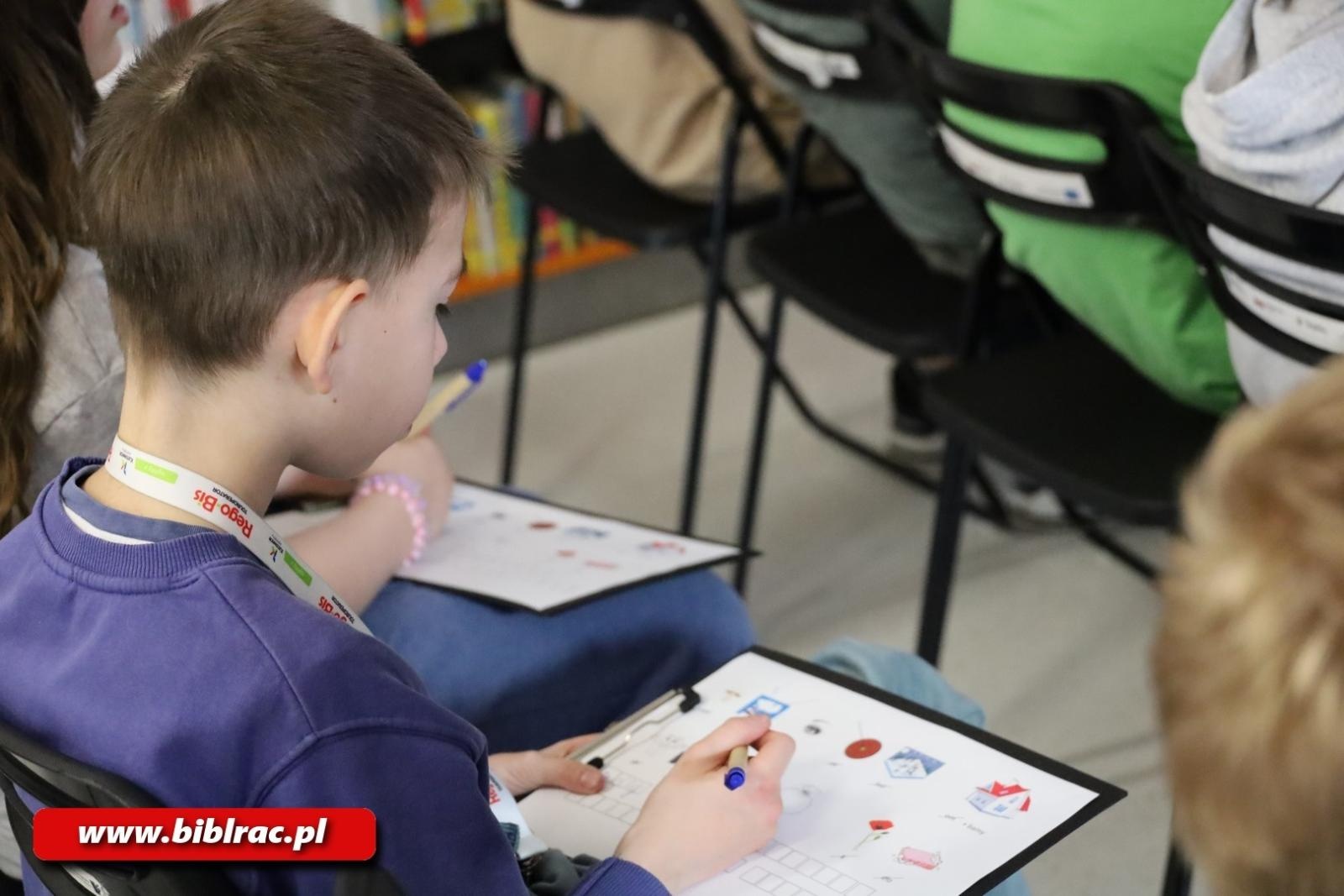 Zdjęcie w galerii na portalu naszraciborz.pl: Światowy Dzień Wody z Wodociągami Raciborskimi w bibliotece wiadomości z regionu