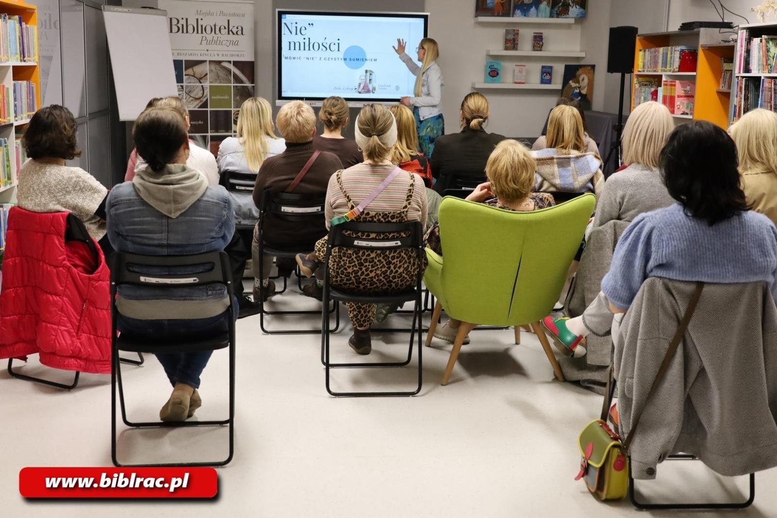 Zdjęcie w galerii na portalu naszraciborz.pl: Jak mówić NIE z czystym sumieniem? Anita Kiderys w raciborskiej bibliotece wiadomości z regionu