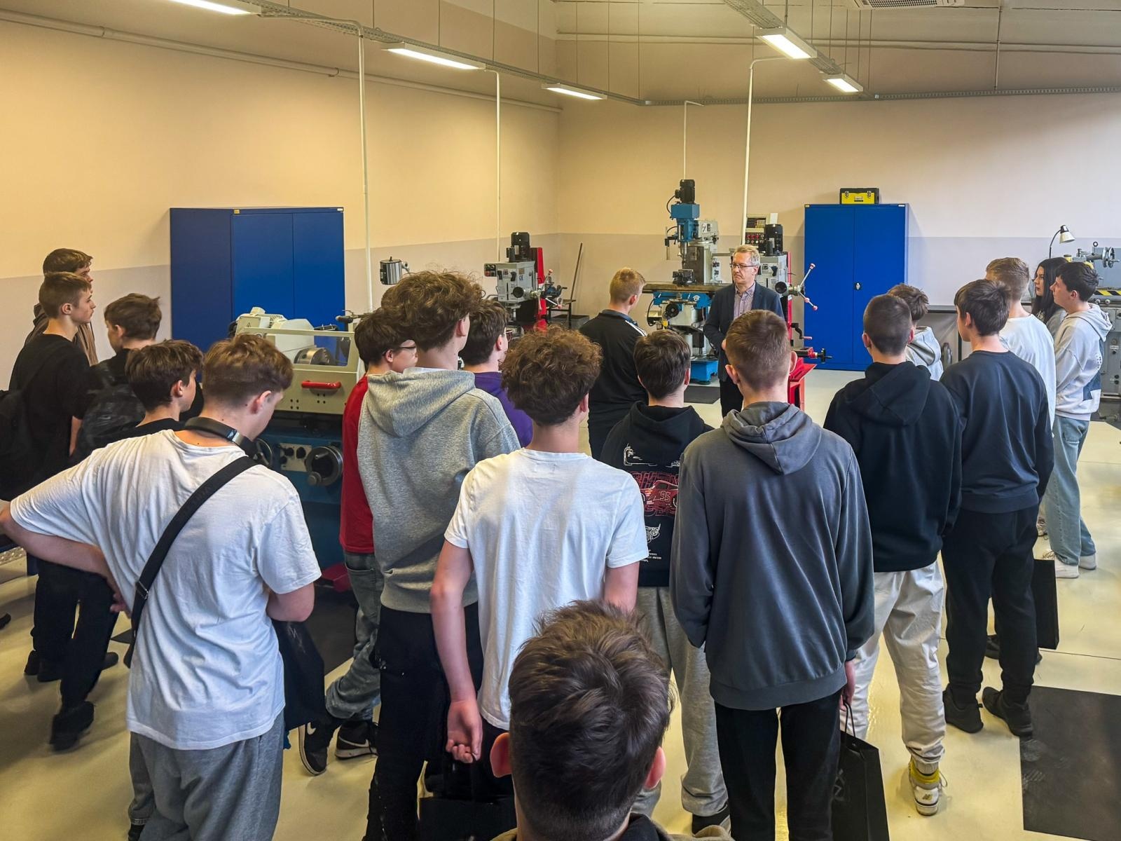 Zdjęcie w galerii na portalu naszraciborz.pl: Raciborski Mechanik otwiera swoje drzwi młodzieży i rodzicom wiadomości z regionu