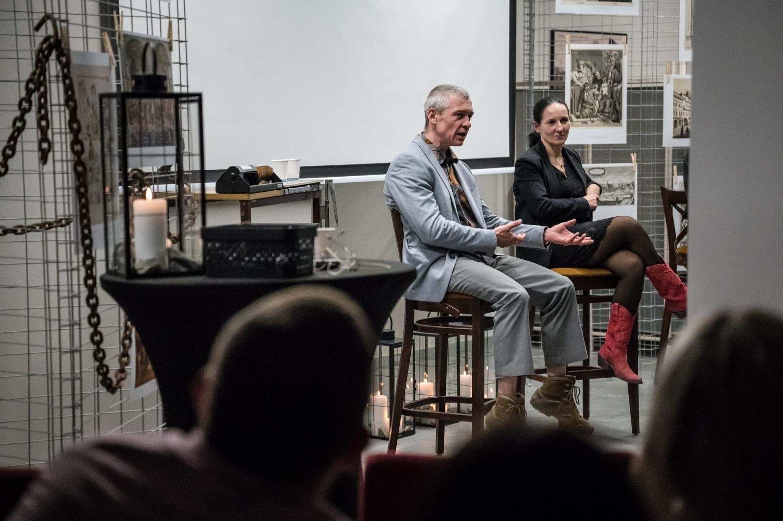 Zdjęcie w galerii na portalu naszraciborz.pl: Mistrz Jan i tajemnice zbrodni. Cykl spotkań o mrocznych historiach na Zamku Piastowskim wiadomości z regionu