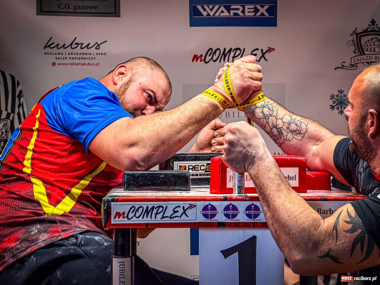 Zdjęcie w galerii na portalu naszraciborz.pl: Racibórz areną krajowej rywalizacji. Na zamku trwają XXVI Mistrzostwa Polski w Armwrestlingu wiadomości z regionu