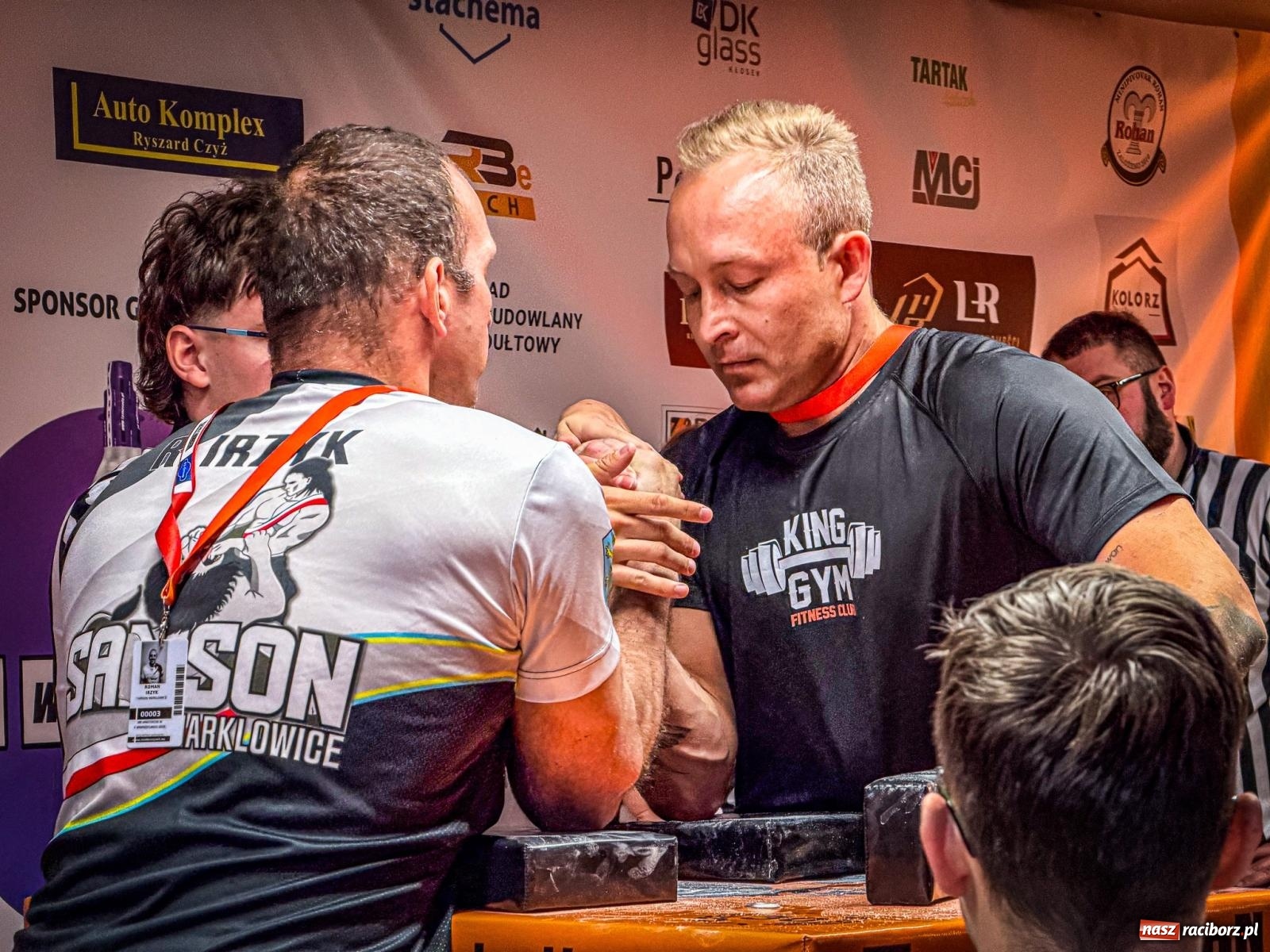 Zdjęcie w galerii na portalu naszraciborz.pl: Racibórz areną krajowej rywalizacji. Na zamku trwają XXVI Mistrzostwa Polski w Armwrestlingu wiadomości z regionu