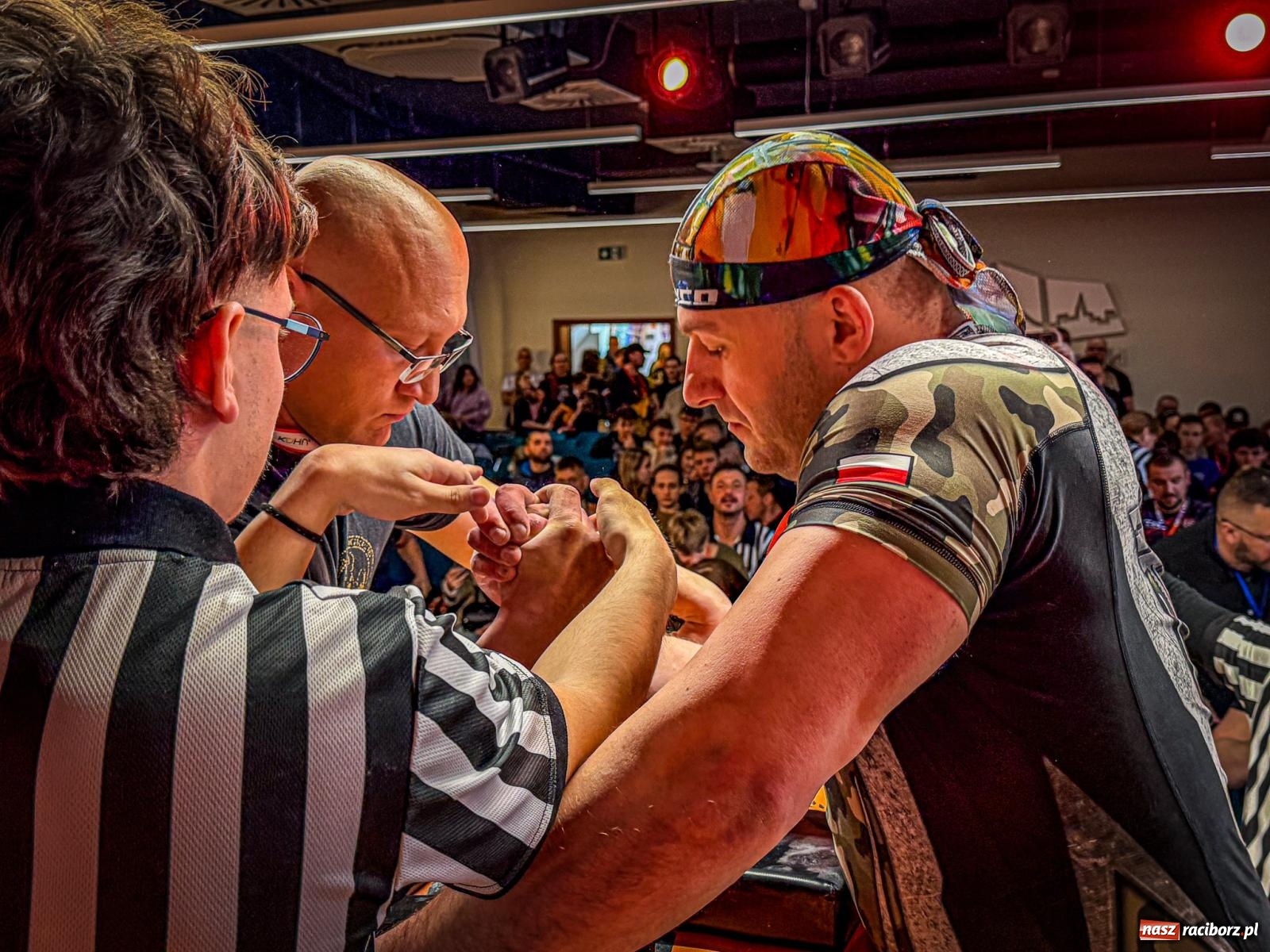 Zdjęcie w galerii na portalu naszraciborz.pl: Racibórz areną krajowej rywalizacji. Na zamku trwają XXVI Mistrzostwa Polski w Armwrestlingu wiadomości z regionu