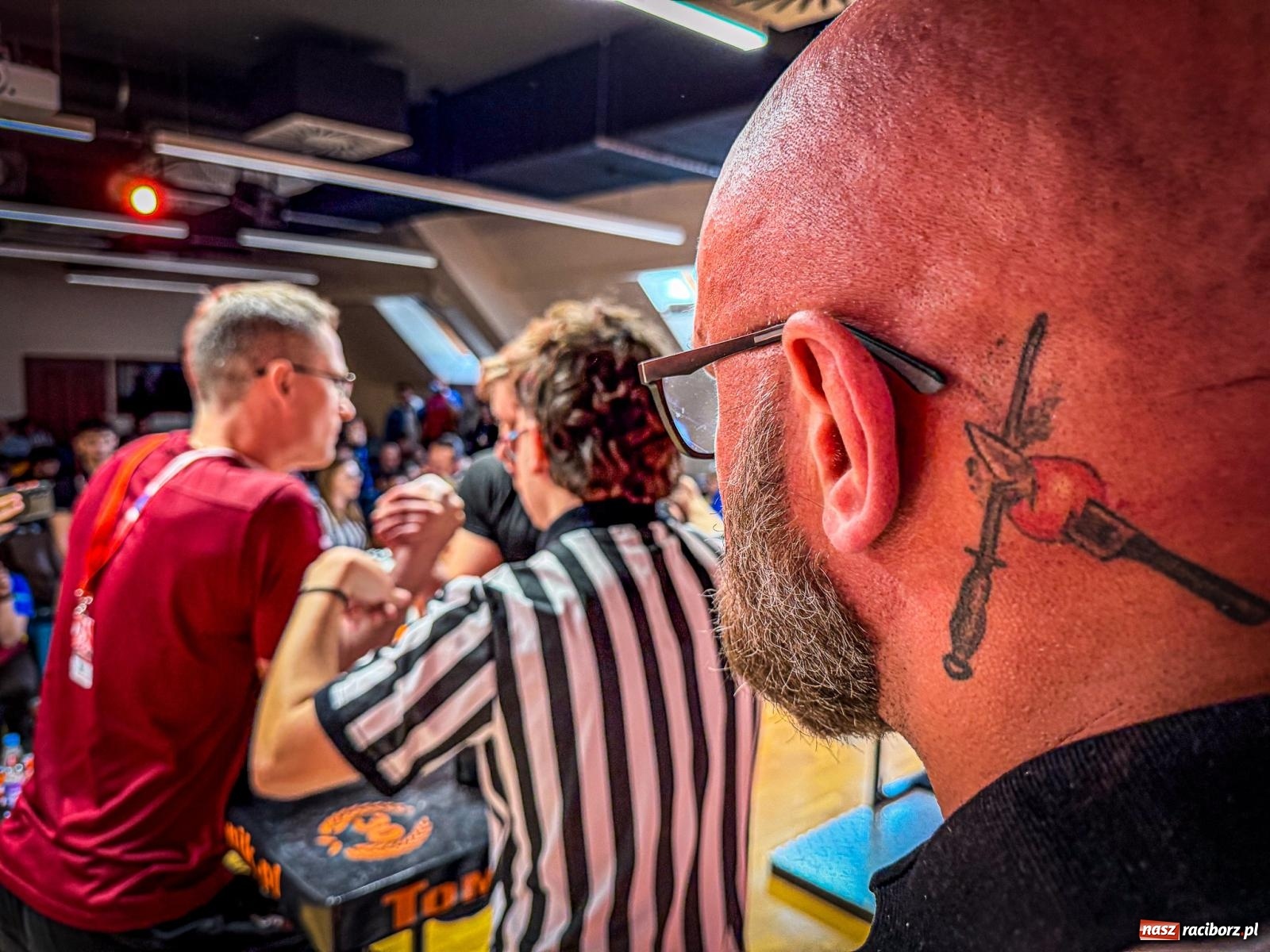 Zdjęcie w galerii na portalu naszraciborz.pl: Racibórz areną krajowej rywalizacji. Na zamku trwają XXVI Mistrzostwa Polski w Armwrestlingu wiadomości z regionu