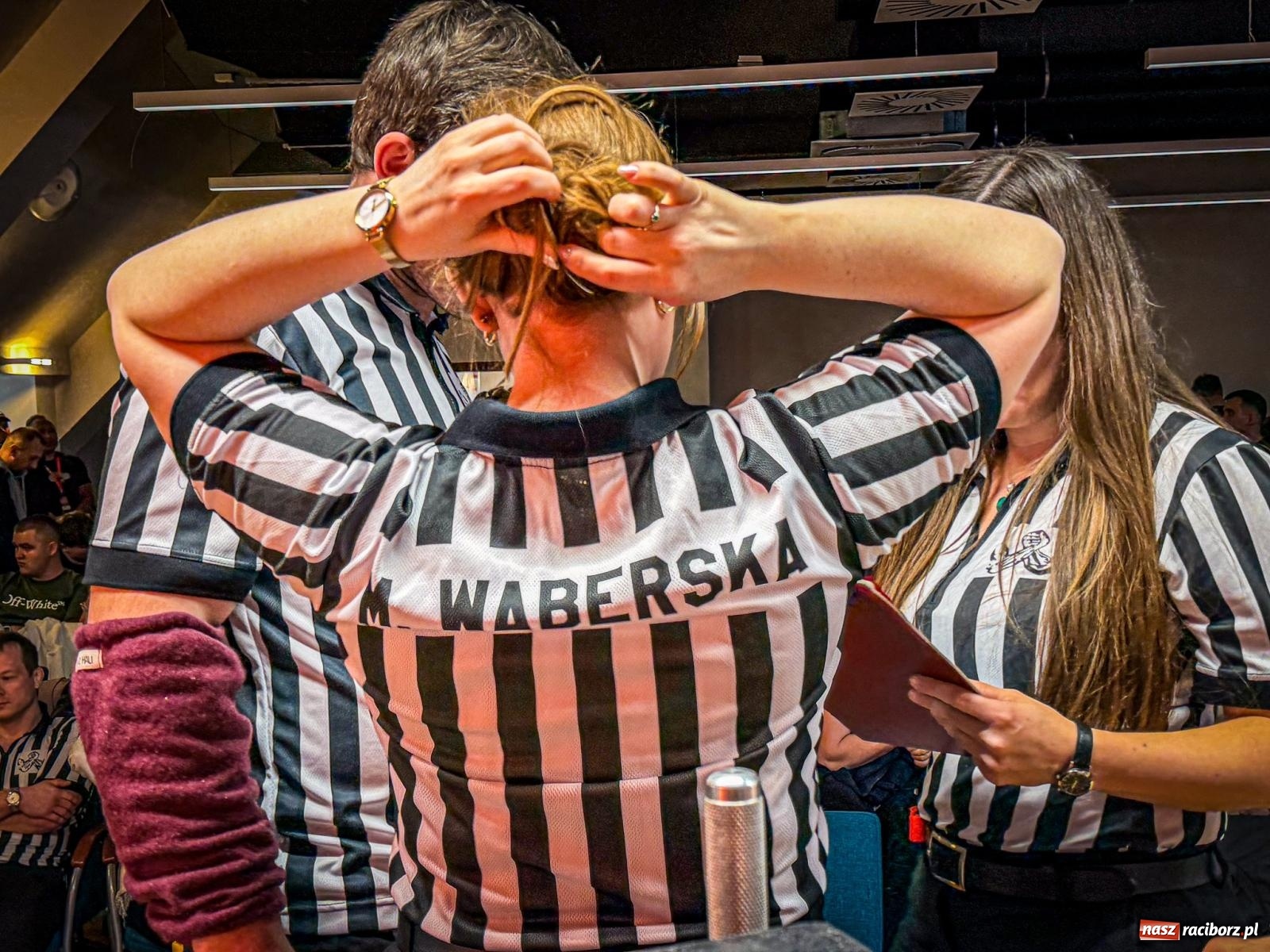 Zdjęcie w galerii na portalu naszraciborz.pl: Racibórz areną krajowej rywalizacji. Na zamku trwają XXVI Mistrzostwa Polski w Armwrestlingu wiadomości z regionu