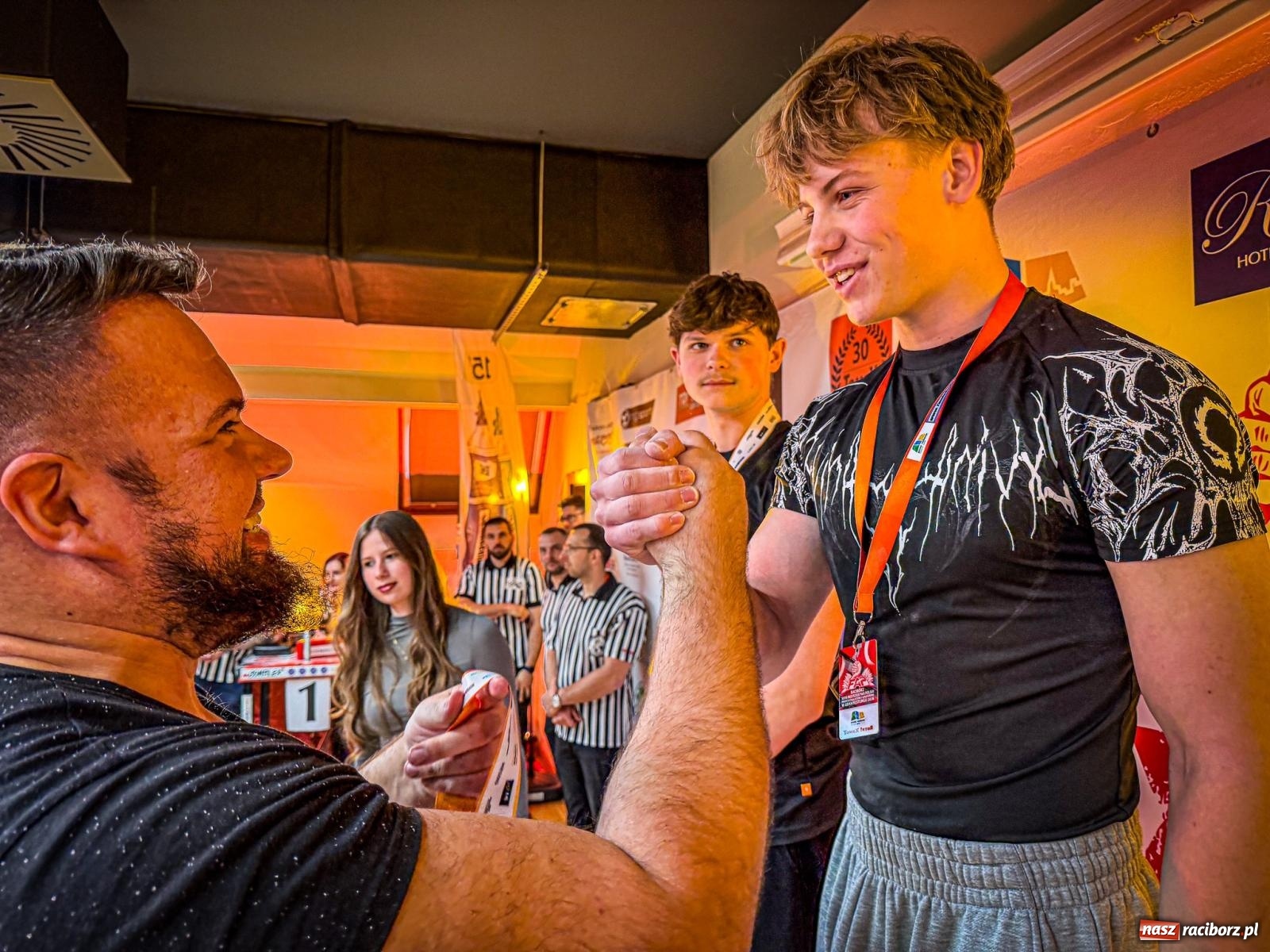 Zdjęcie w galerii na portalu naszraciborz.pl: Racibórz areną krajowej rywalizacji. Na zamku trwają XXVI Mistrzostwa Polski w Armwrestlingu wiadomości z regionu