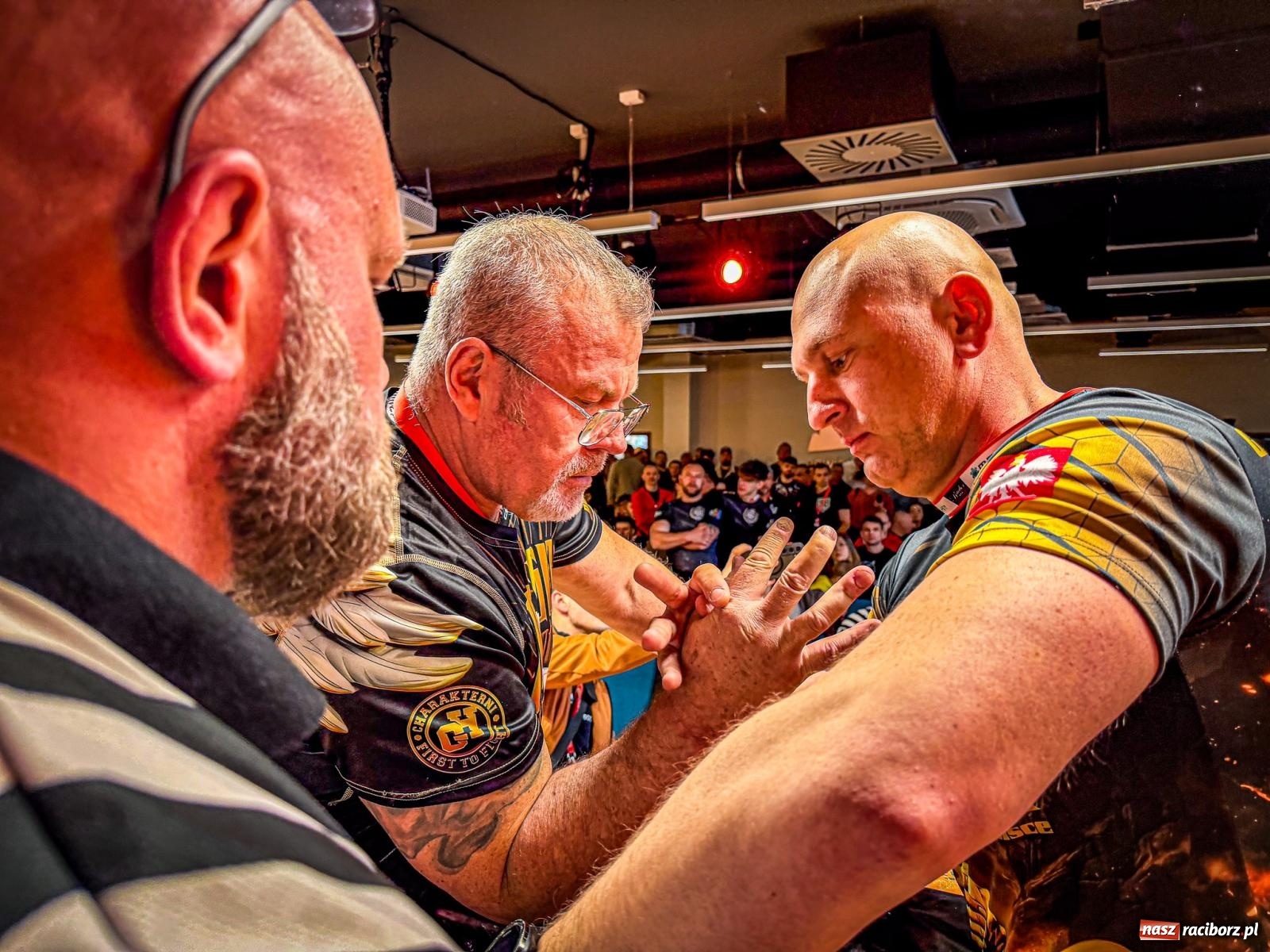 Zdjęcie w galerii na portalu naszraciborz.pl: Racibórz areną krajowej rywalizacji. Na zamku trwają XXVI Mistrzostwa Polski w Armwrestlingu wiadomości z regionu