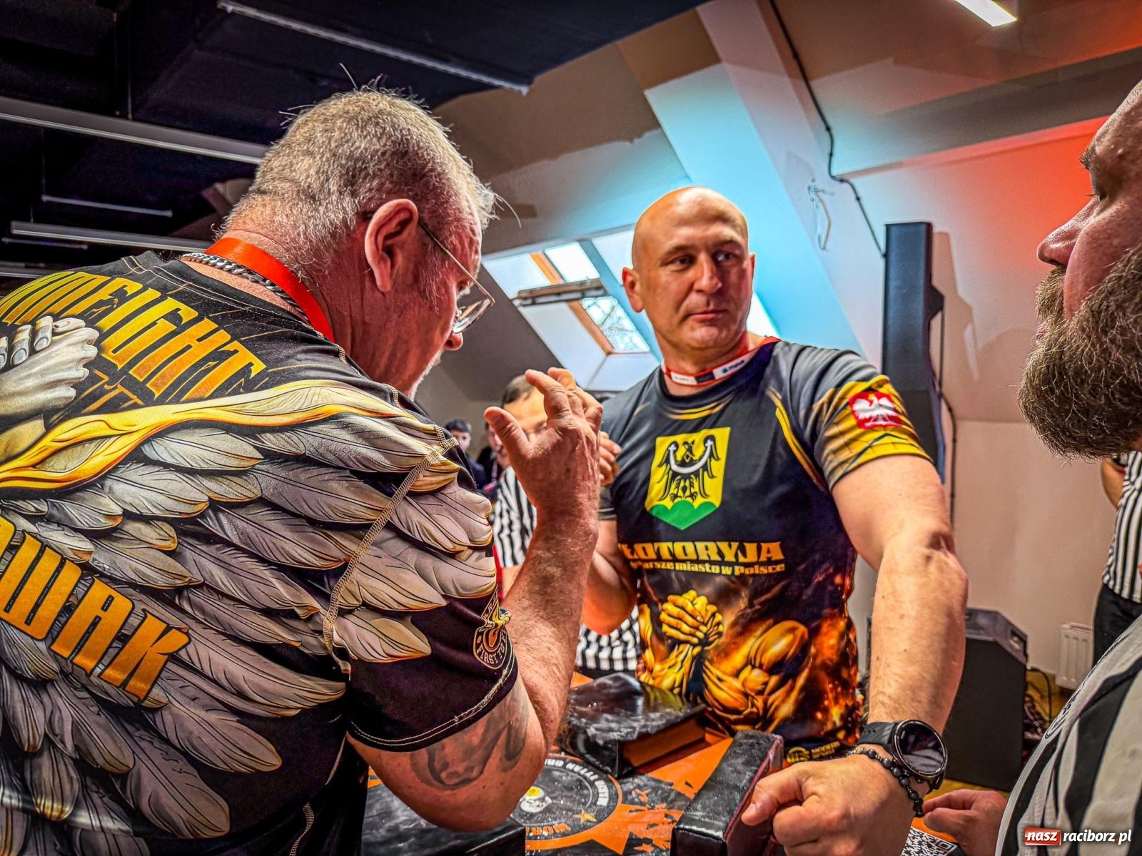 Zdjęcie w galerii na portalu naszraciborz.pl: Racibórz areną krajowej rywalizacji. Na zamku trwają XXVI Mistrzostwa Polski w Armwrestlingu wiadomości z regionu